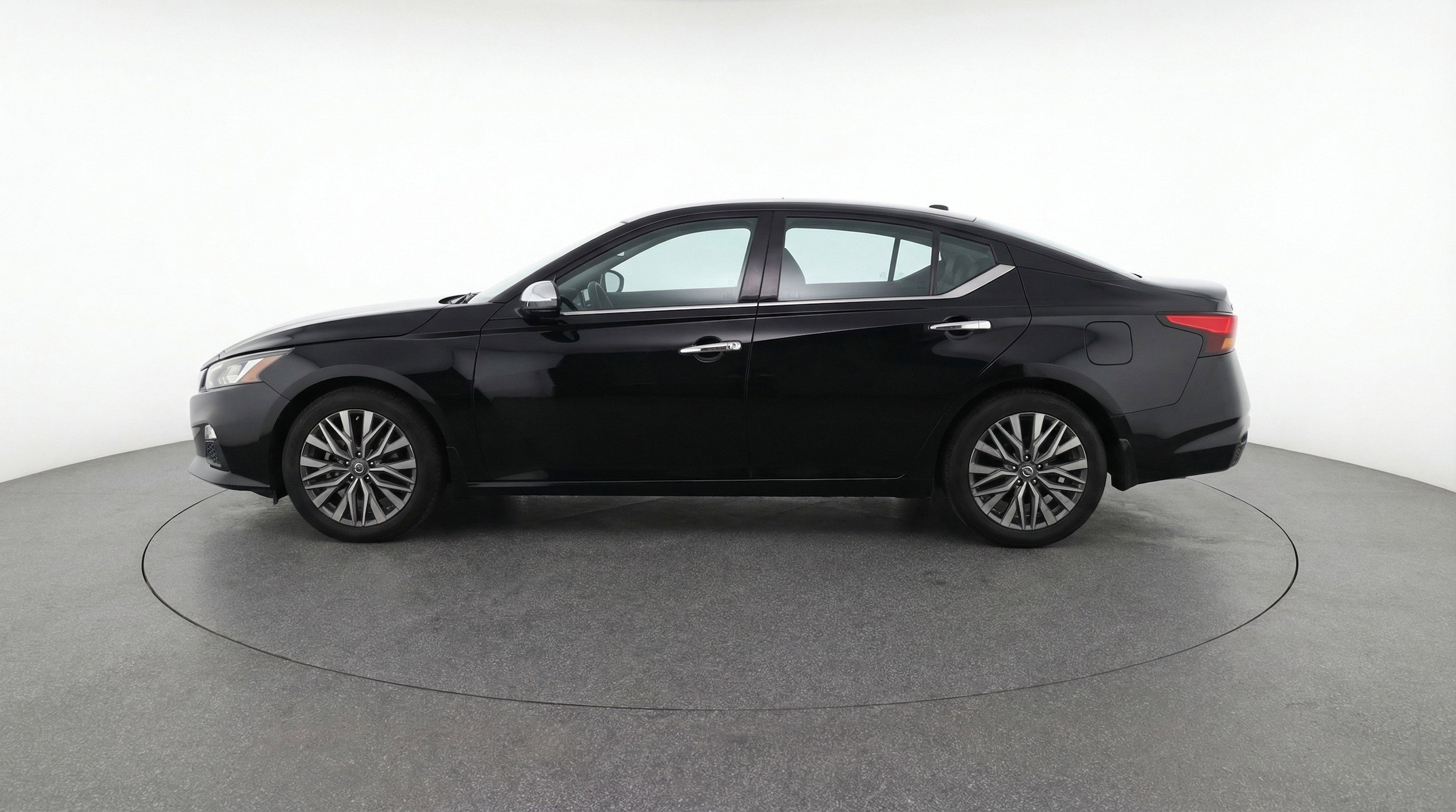 Thumbnail: 2025 Nissan Altima - 5