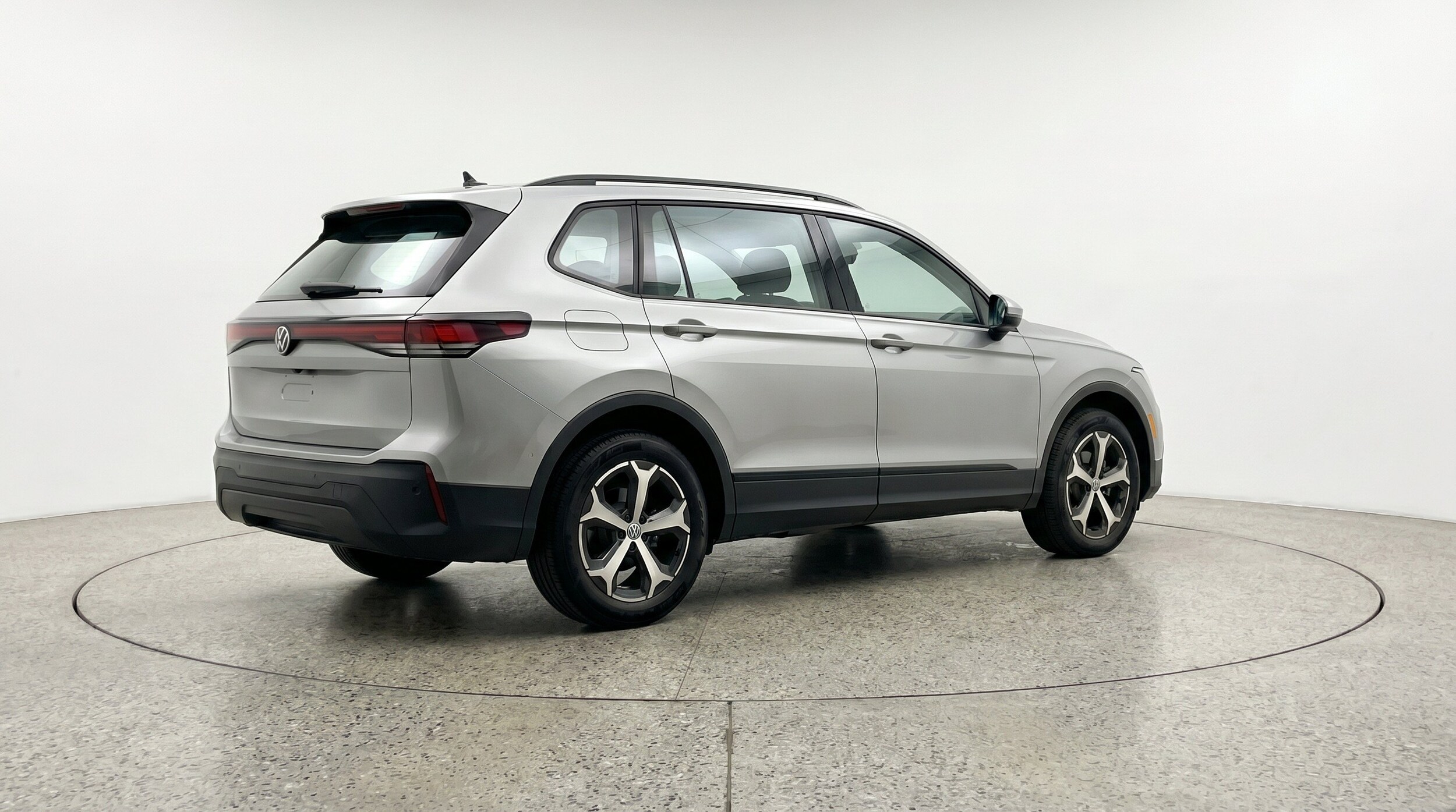 Thumbnail: 2026 Volkswagen Tiguan - 9