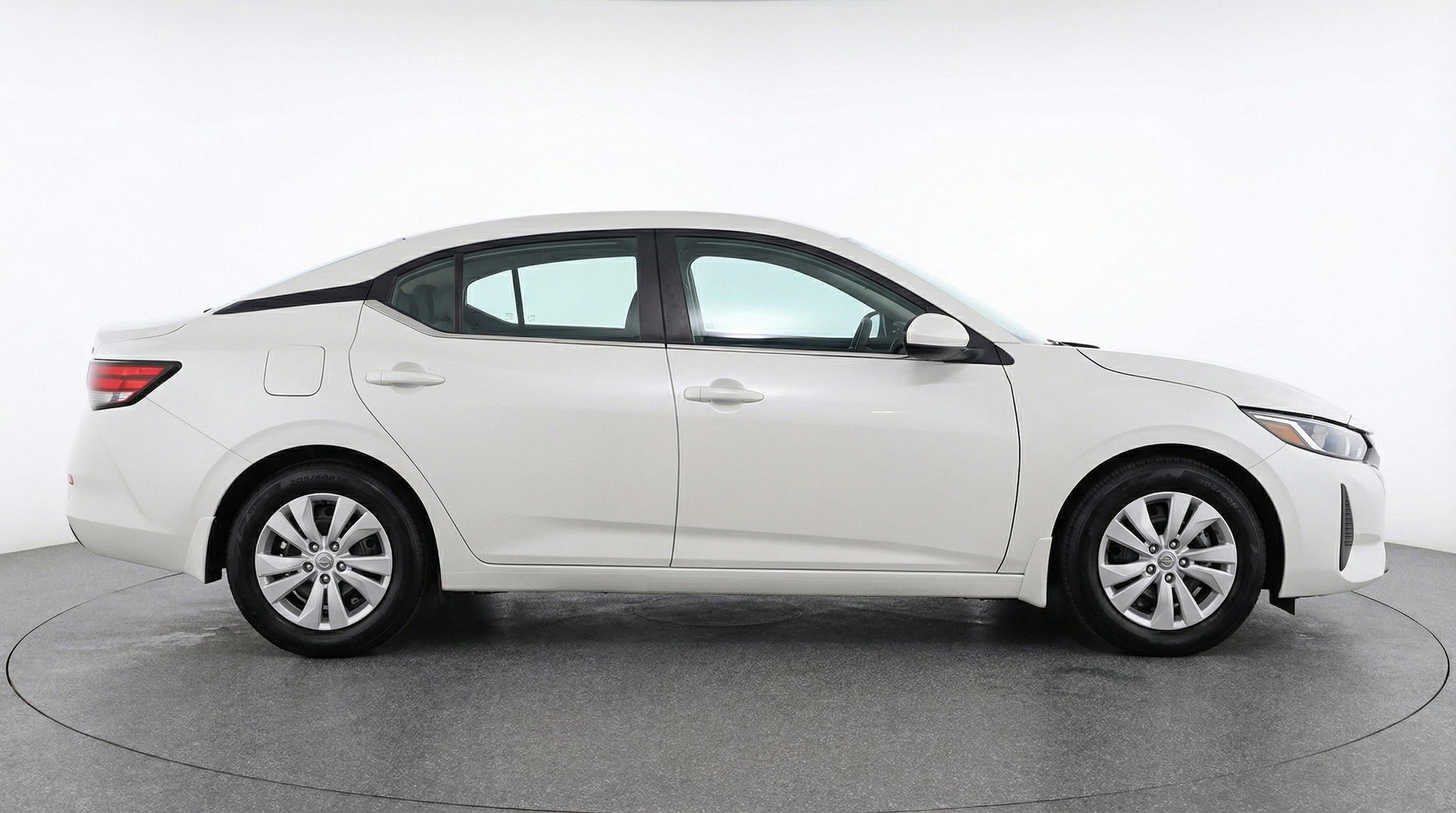 Thumbnail: 2025 Nissan Sentra - 10