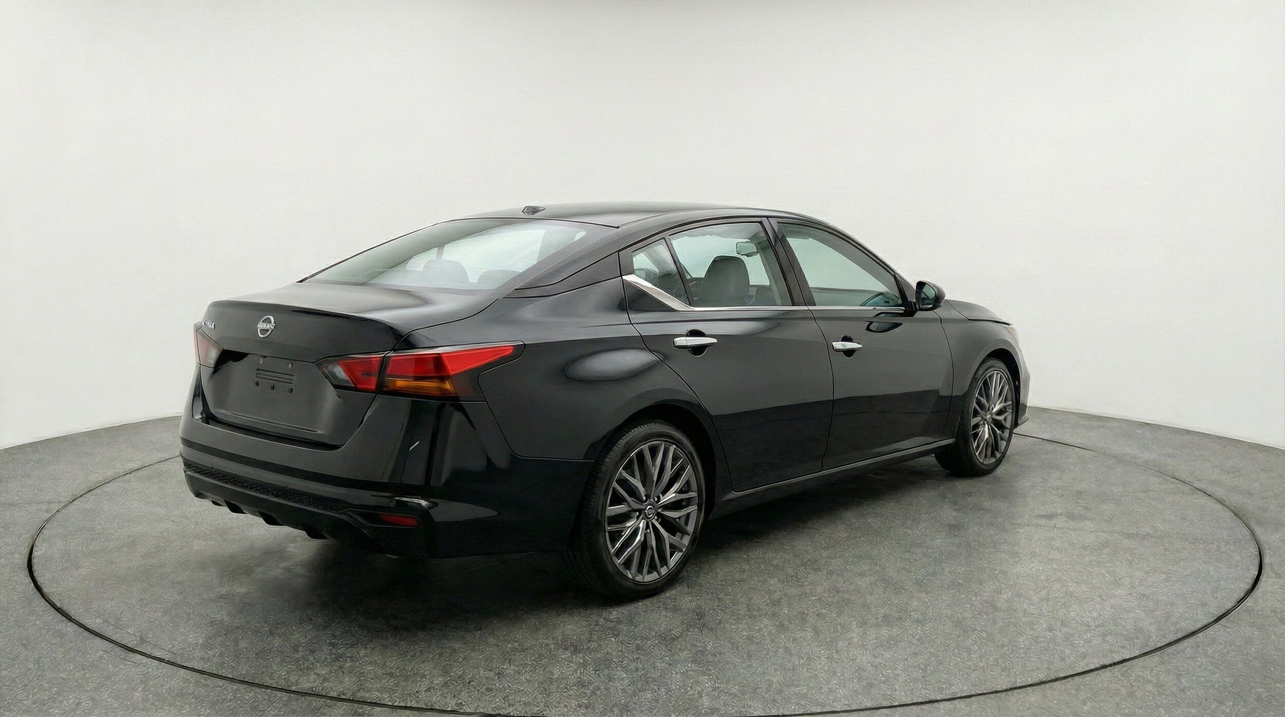 Thumbnail: 2025 Nissan Altima - 9