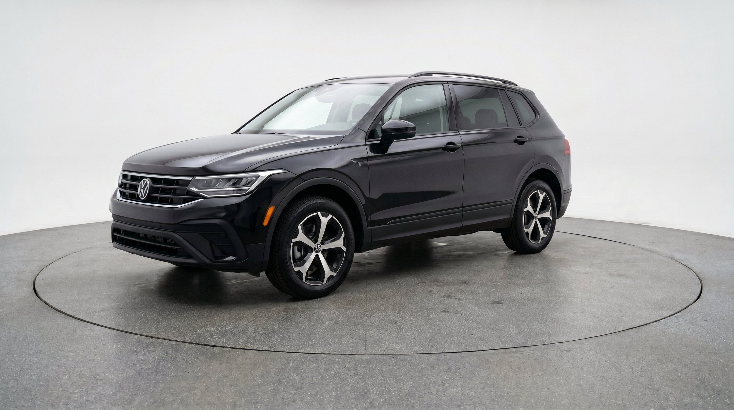 Thumbnail: 2026 Volkswagen Tiguan - 3
