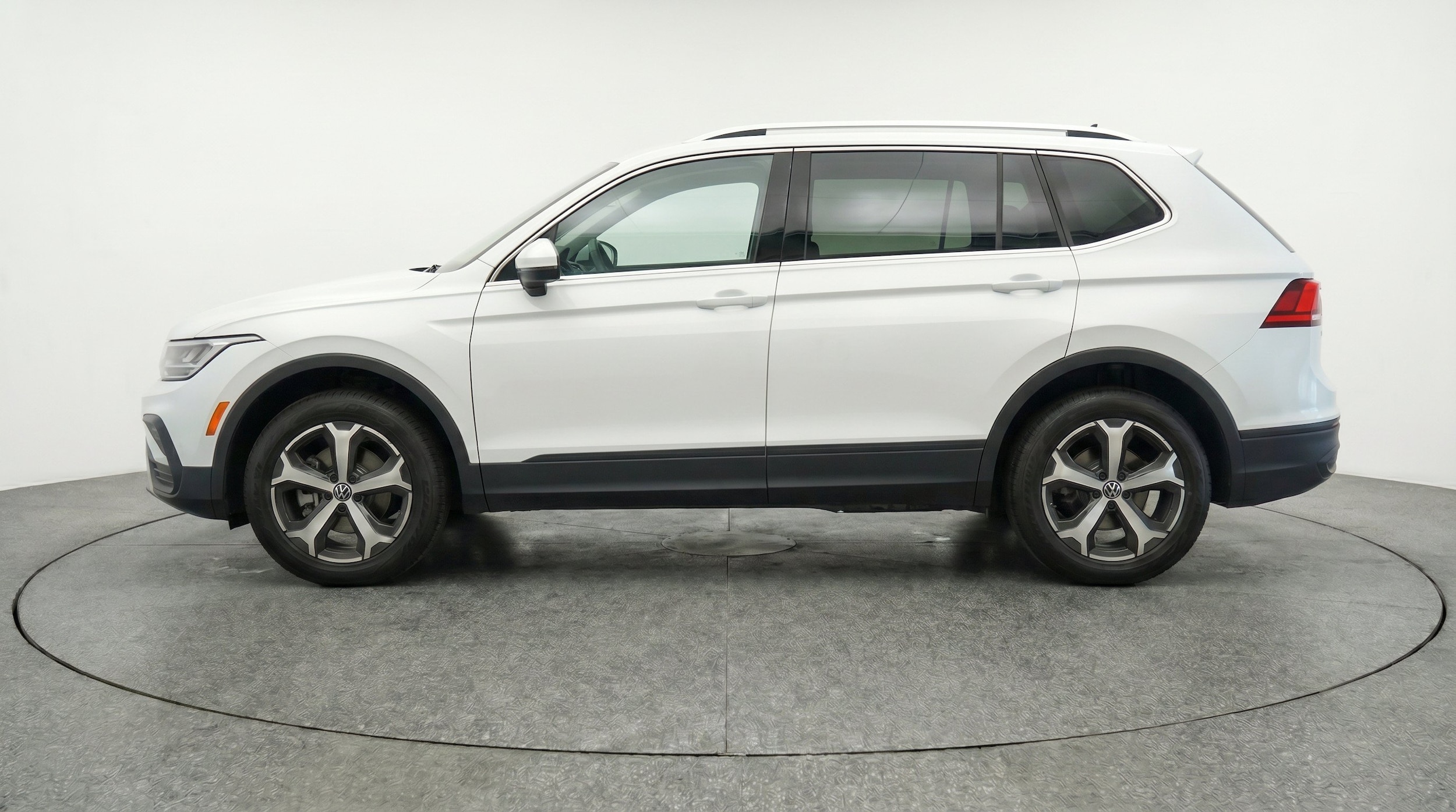 Thumbnail: 2026 Volkswagen Tiguan - 5