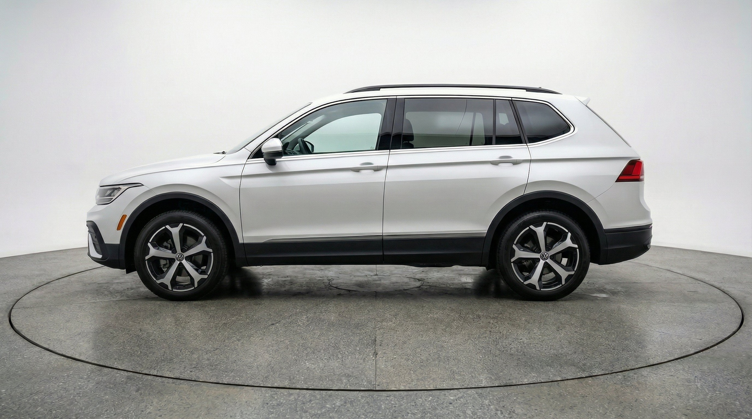 Thumbnail: 2026 Volkswagen Tiguan - 5