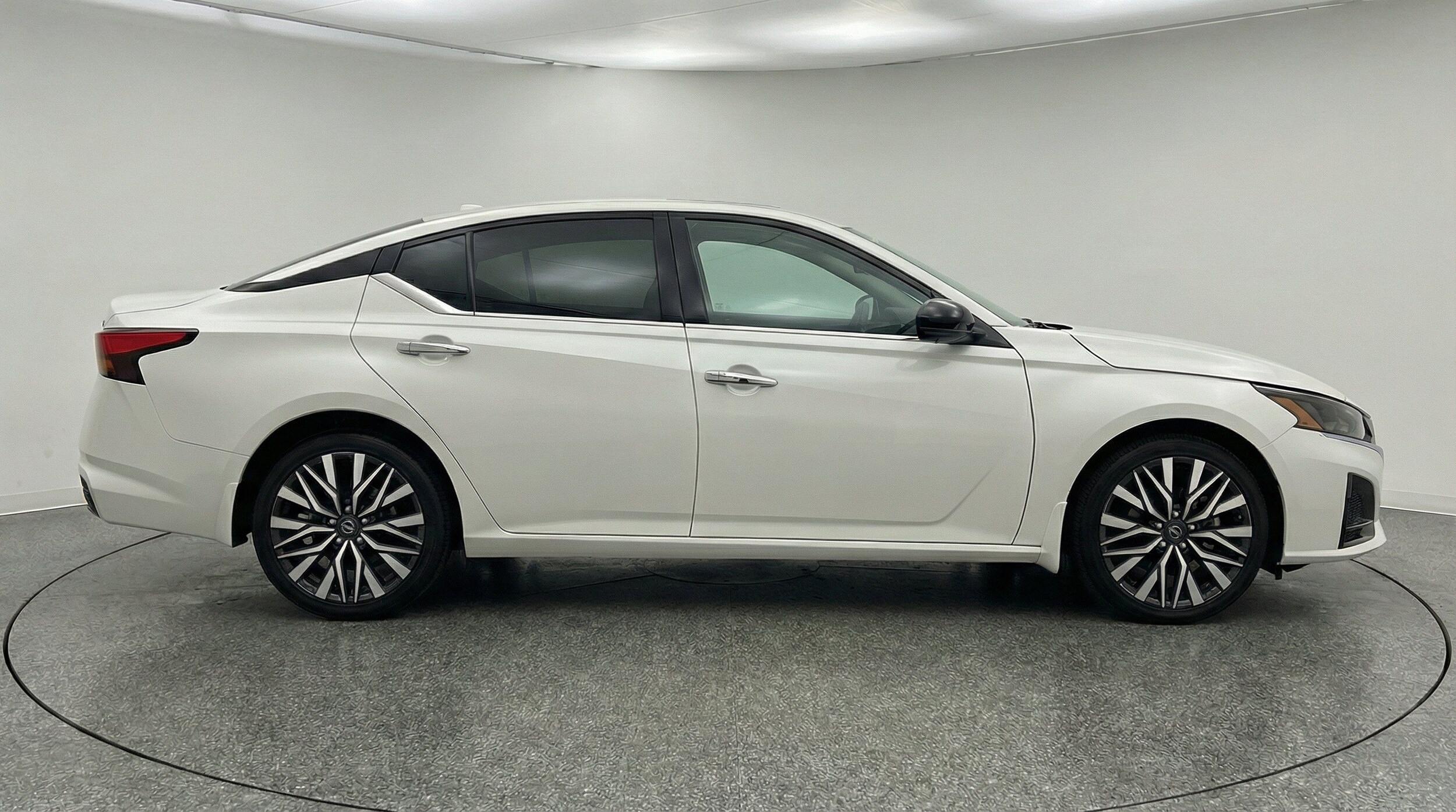Thumbnail: 2025 Nissan Altima - 11