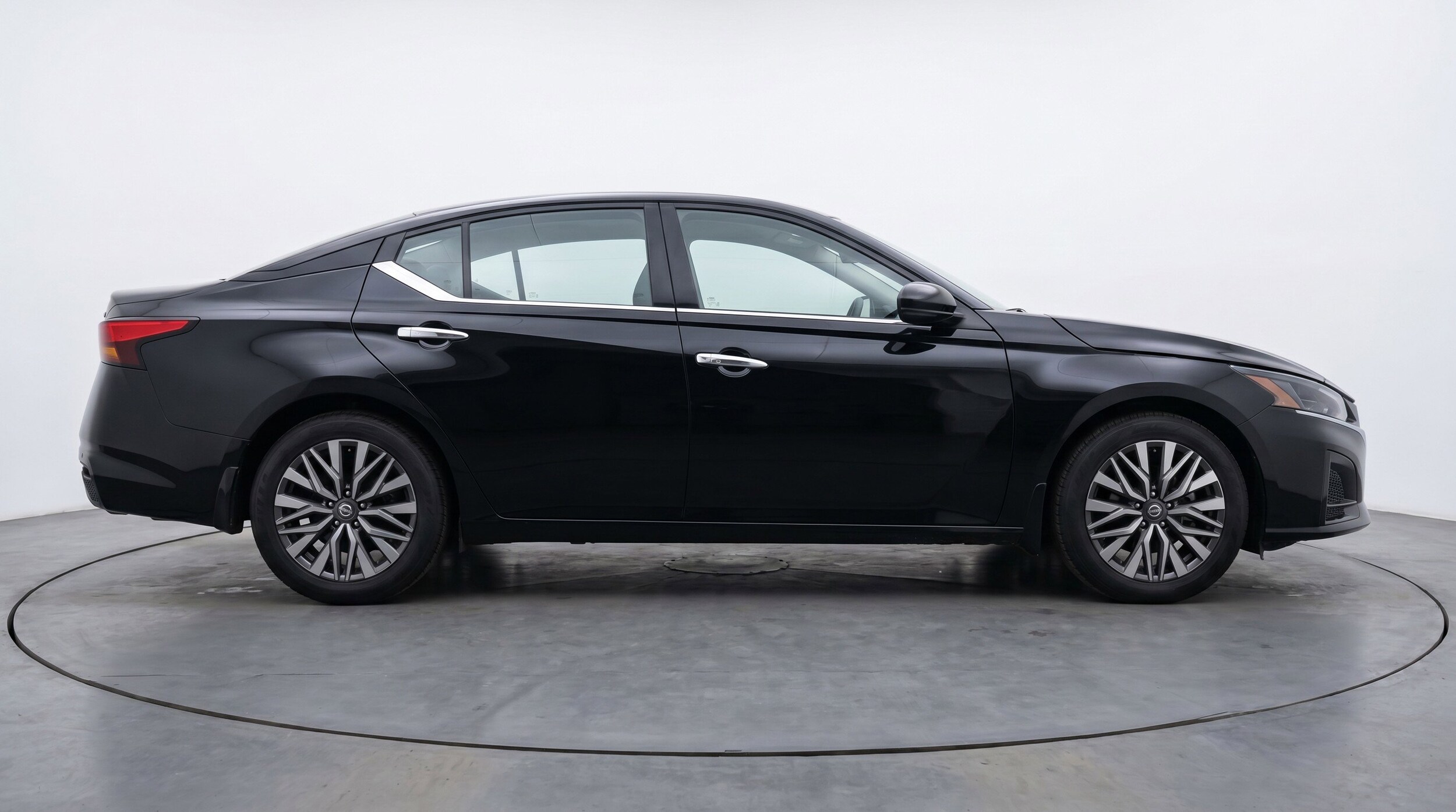 Thumbnail: 2025 Nissan Altima - 11