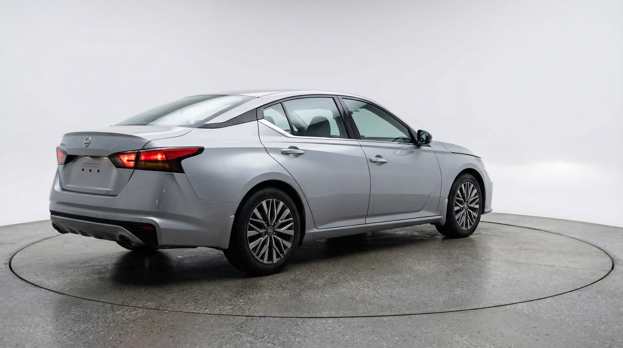 Thumbnail: 2025 Nissan Altima - 9