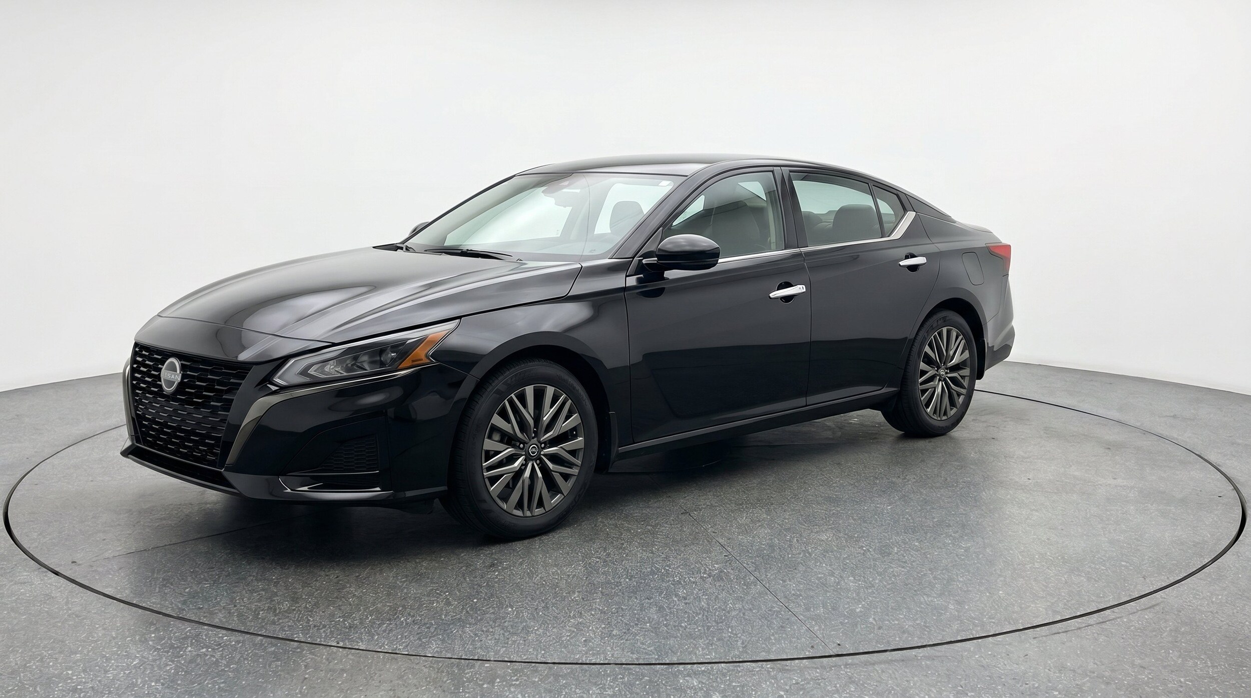 Thumbnail: 2025 Nissan Altima - 3