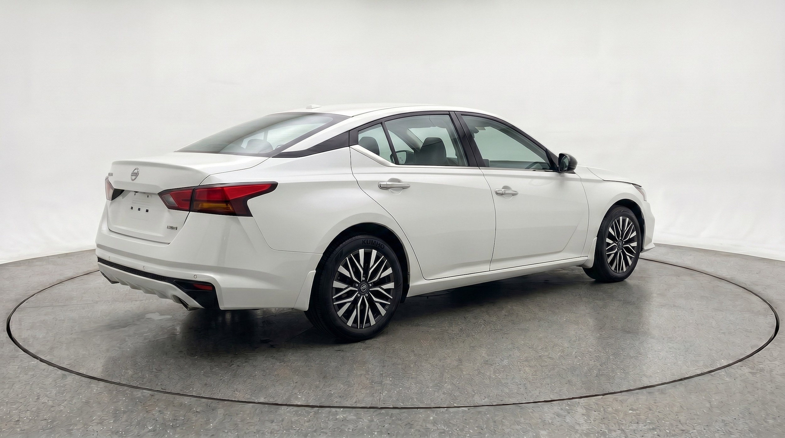 Thumbnail: 2025 Nissan Altima - 9