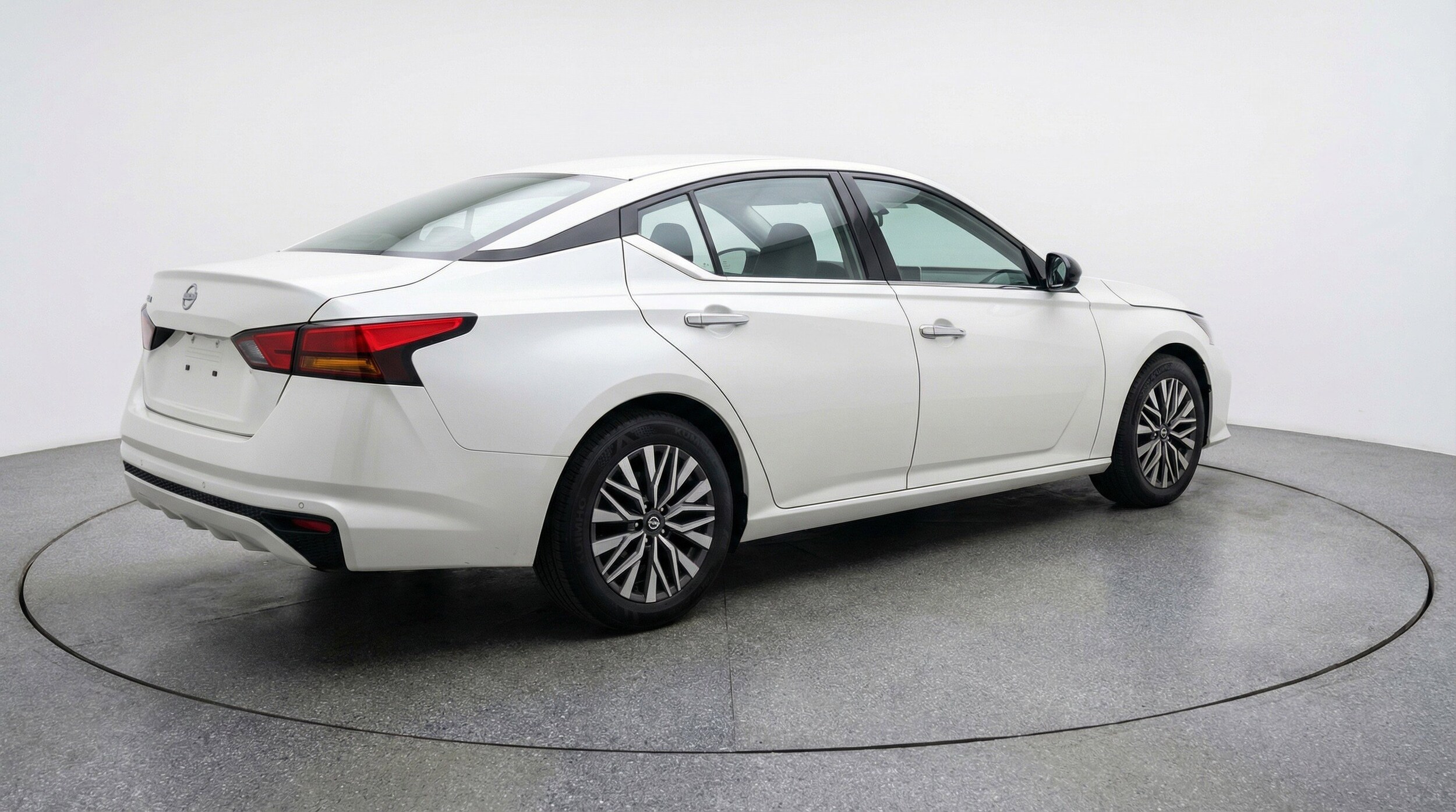 Thumbnail: 2025 Nissan Altima - 9