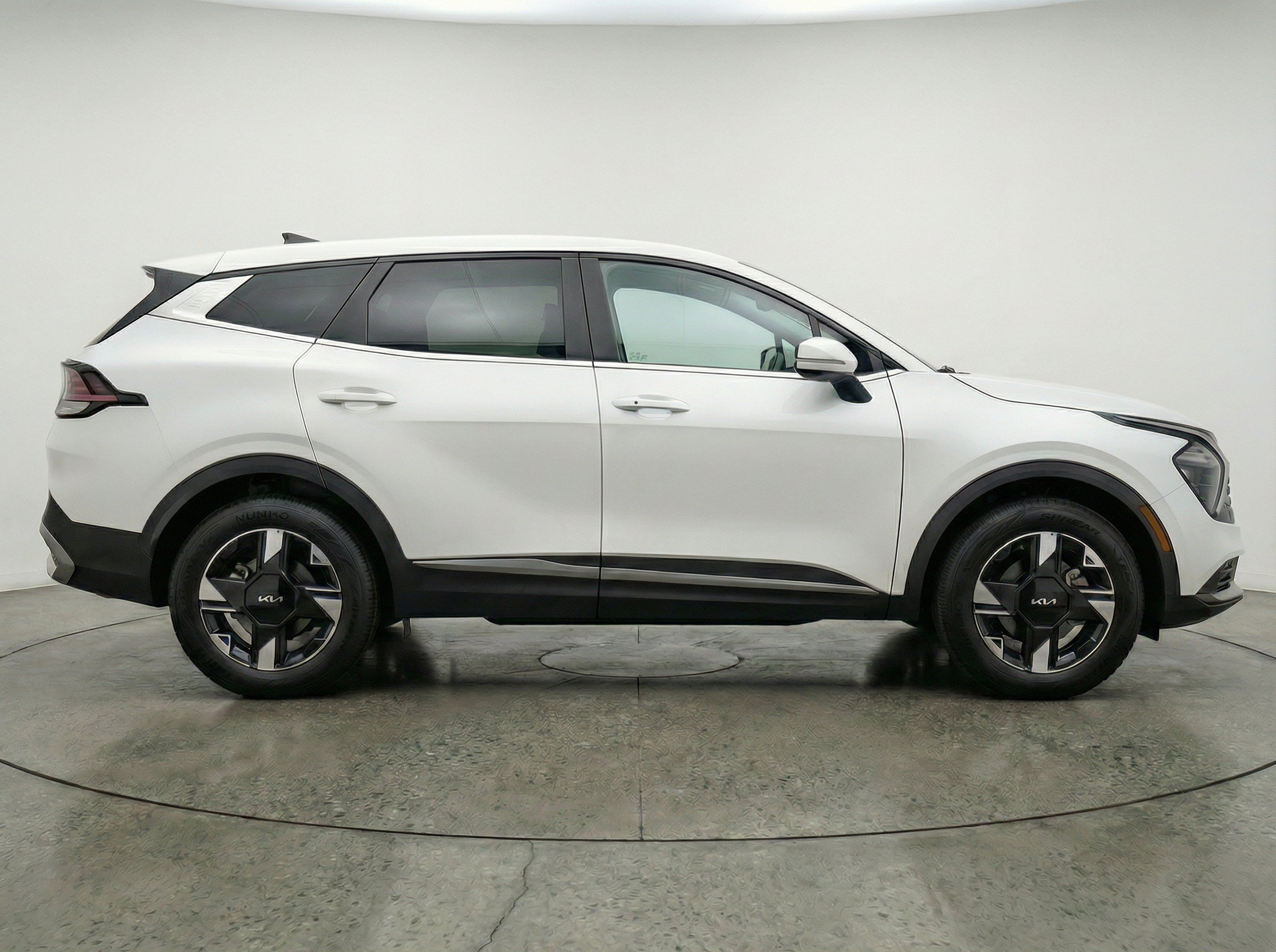 Thumbnail: 2026 Kia Sportage - 10