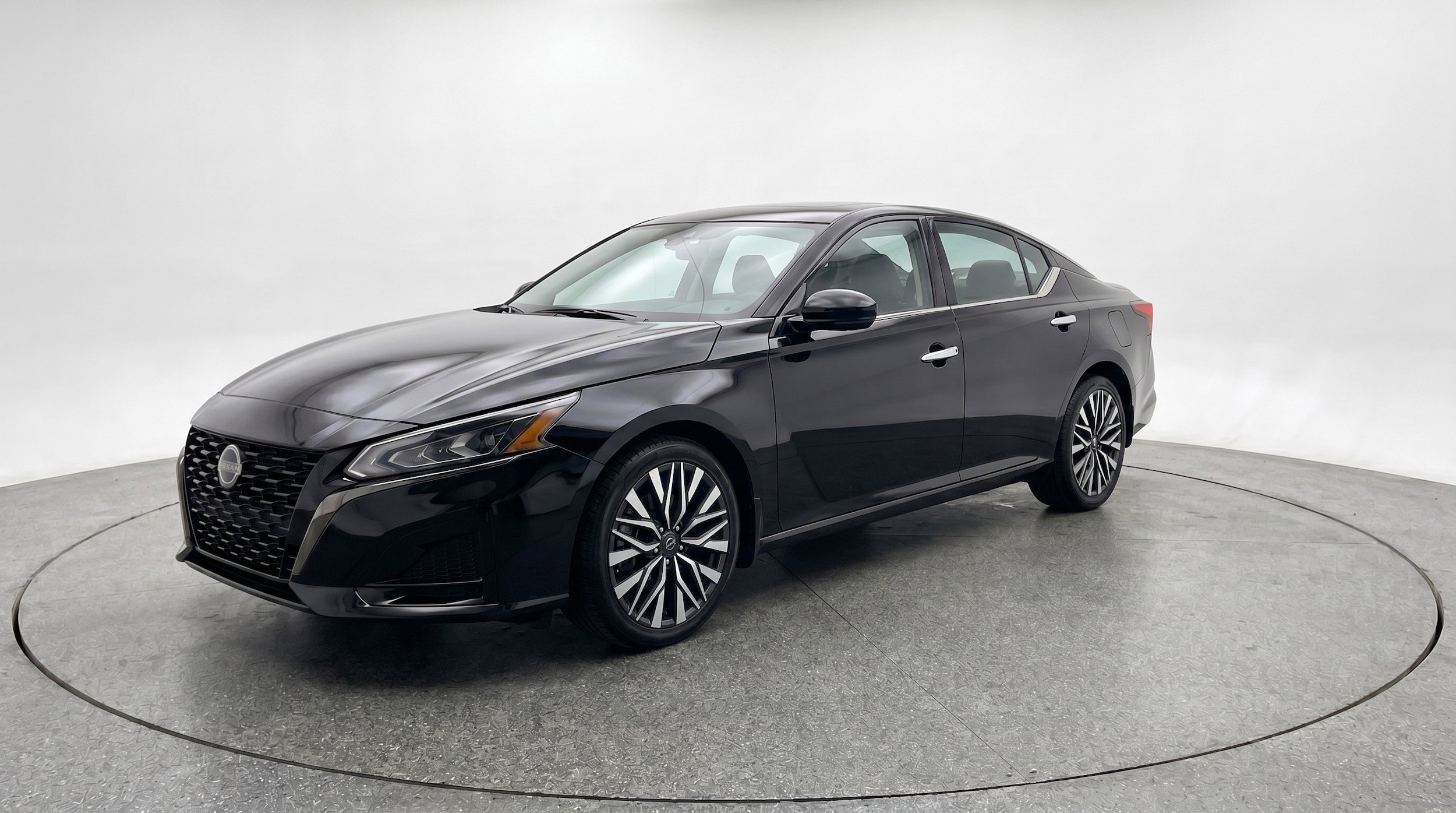 Thumbnail: 2025 Nissan Altima - 3