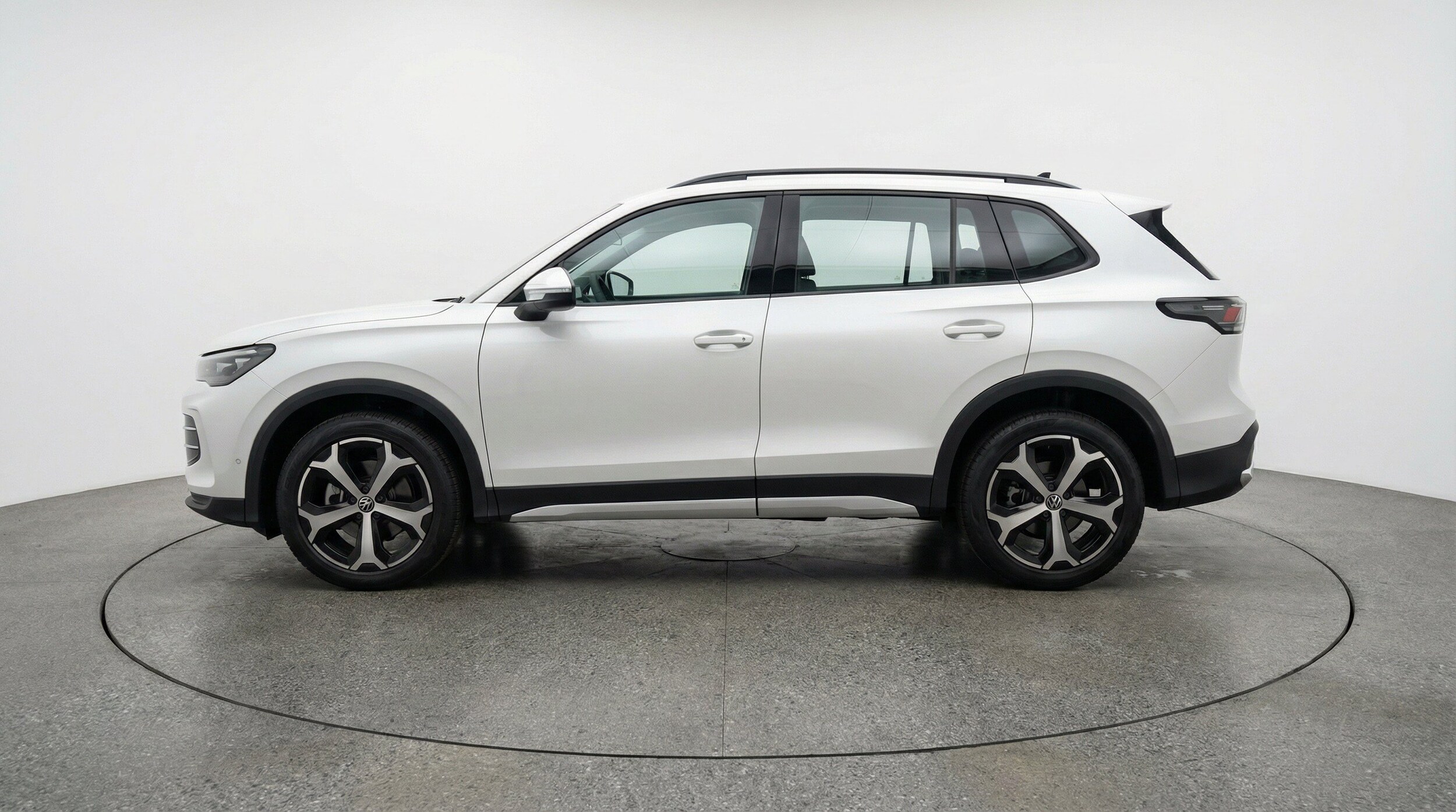 Thumbnail: 2026 Volkswagen Tiguan - 5