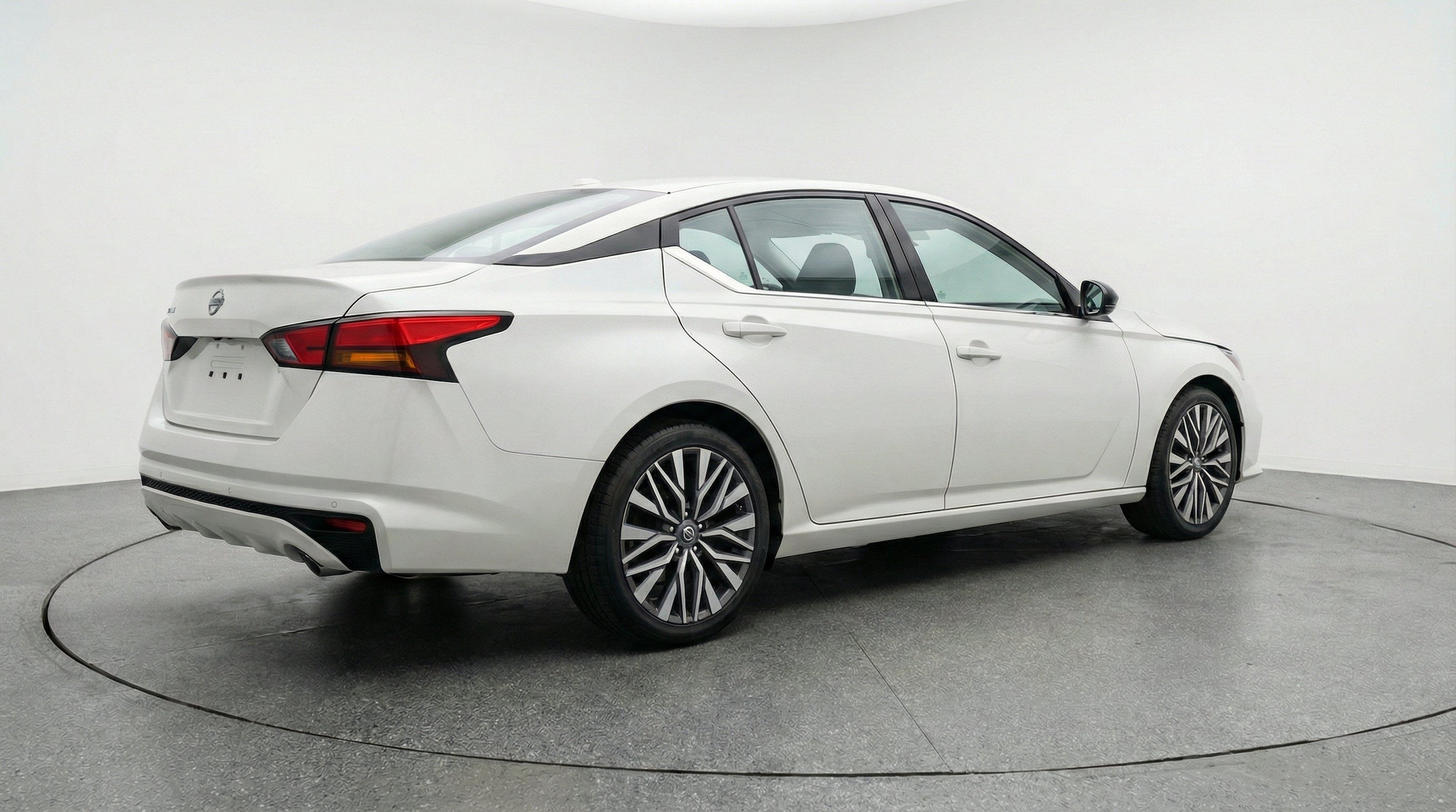 Thumbnail: 2025 Nissan Altima - 9