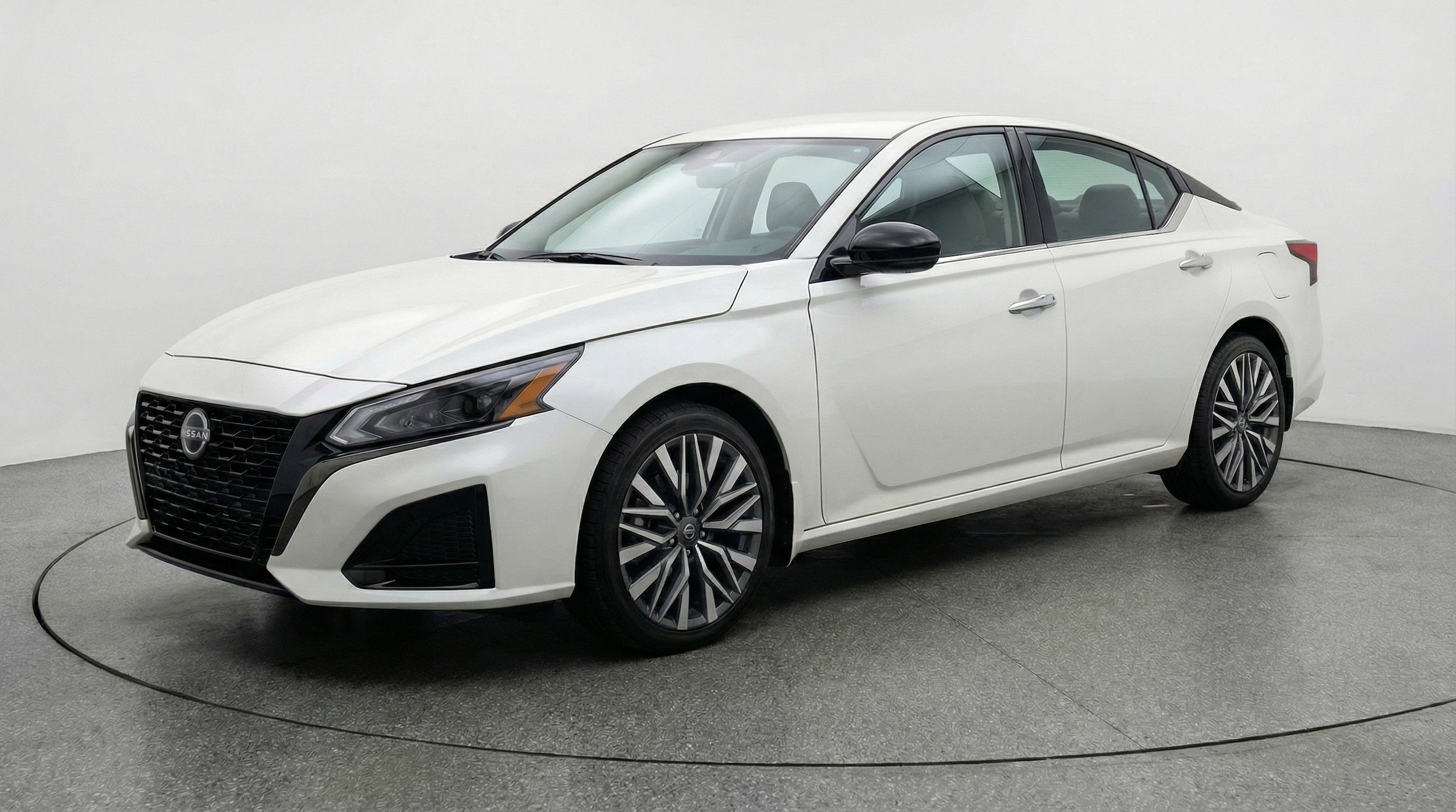 Thumbnail: 2025 Nissan Altima - 3