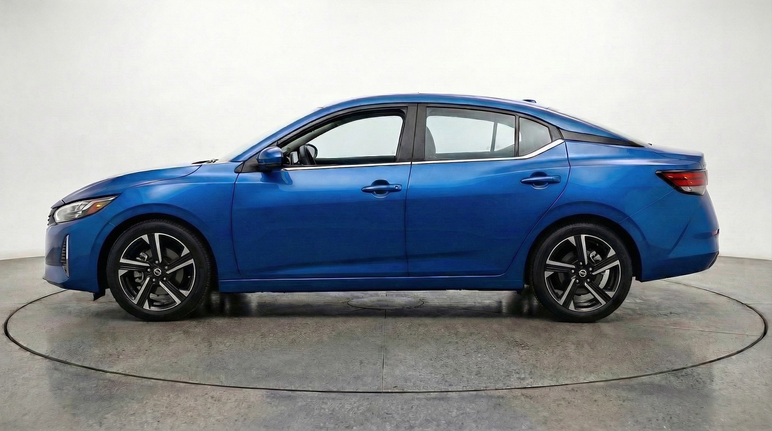 Thumbnail: 2025 Nissan Sentra - 5