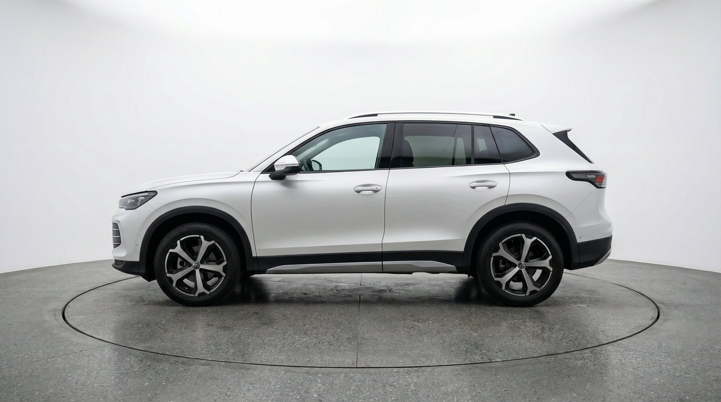 Thumbnail: 2026 Volkswagen Tiguan - 5