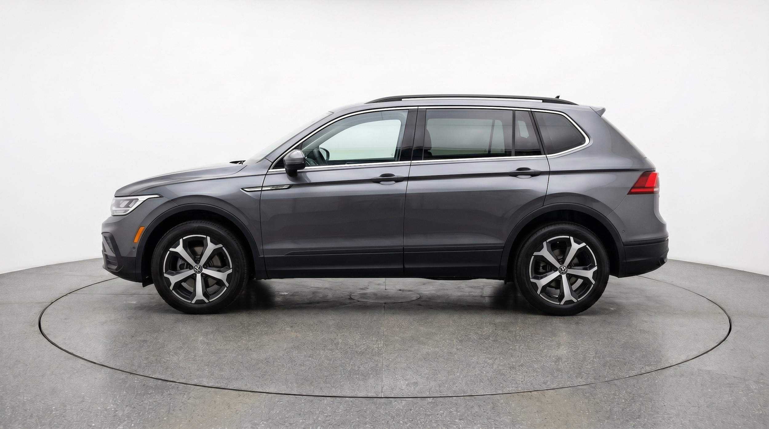 Thumbnail: 2026 Volkswagen Tiguan - 5