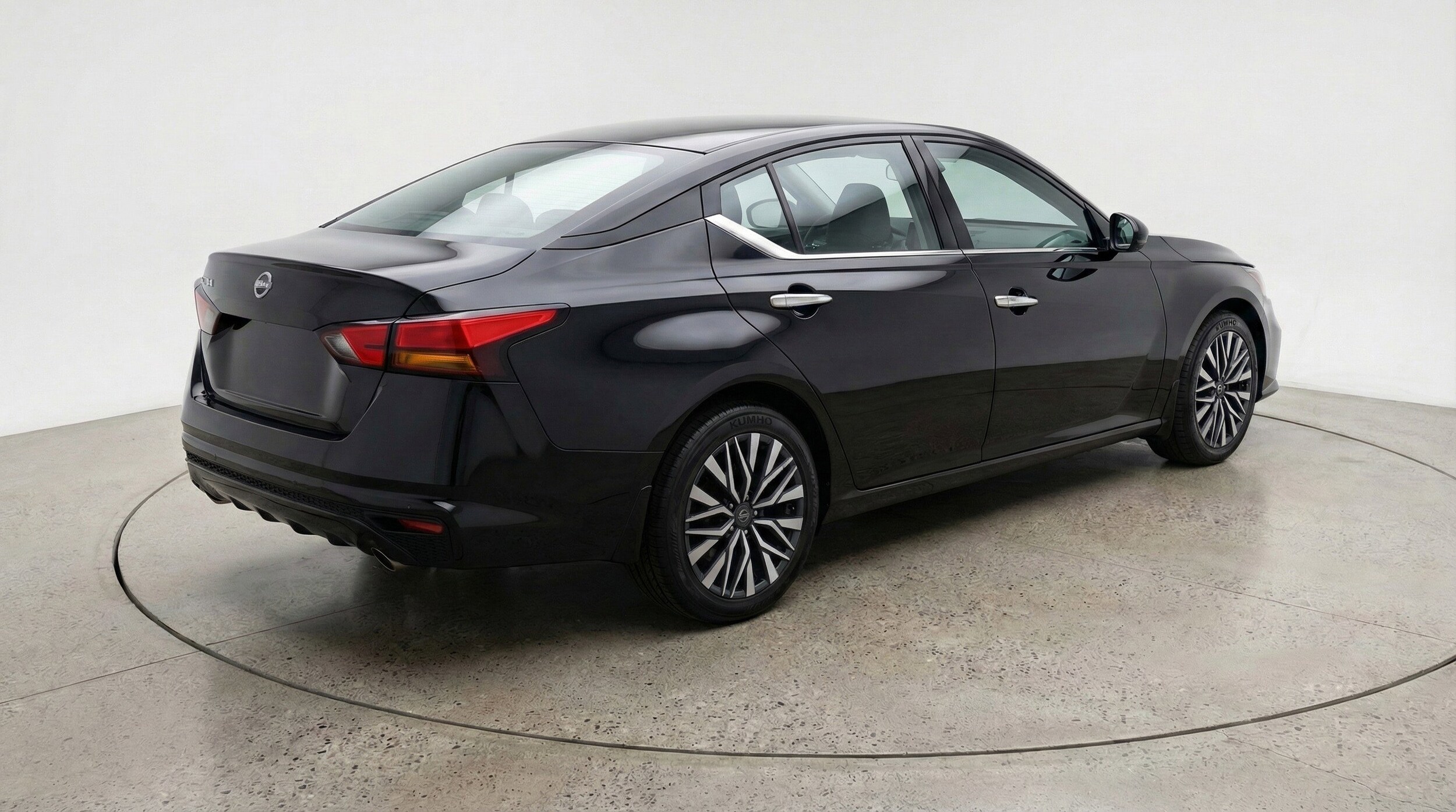 Thumbnail: 2025 Nissan Altima - 9