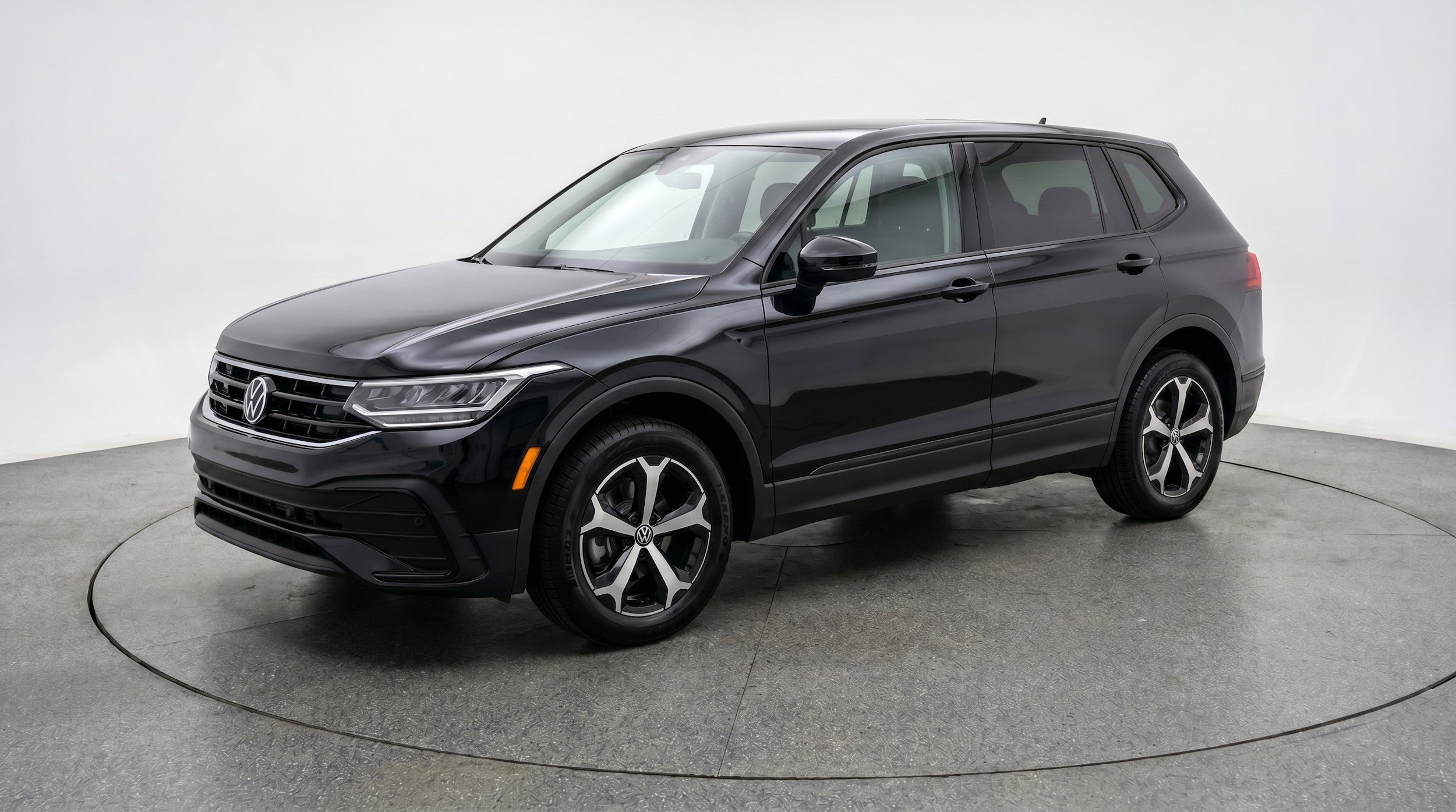 Thumbnail: 2026 Volkswagen Tiguan - 3