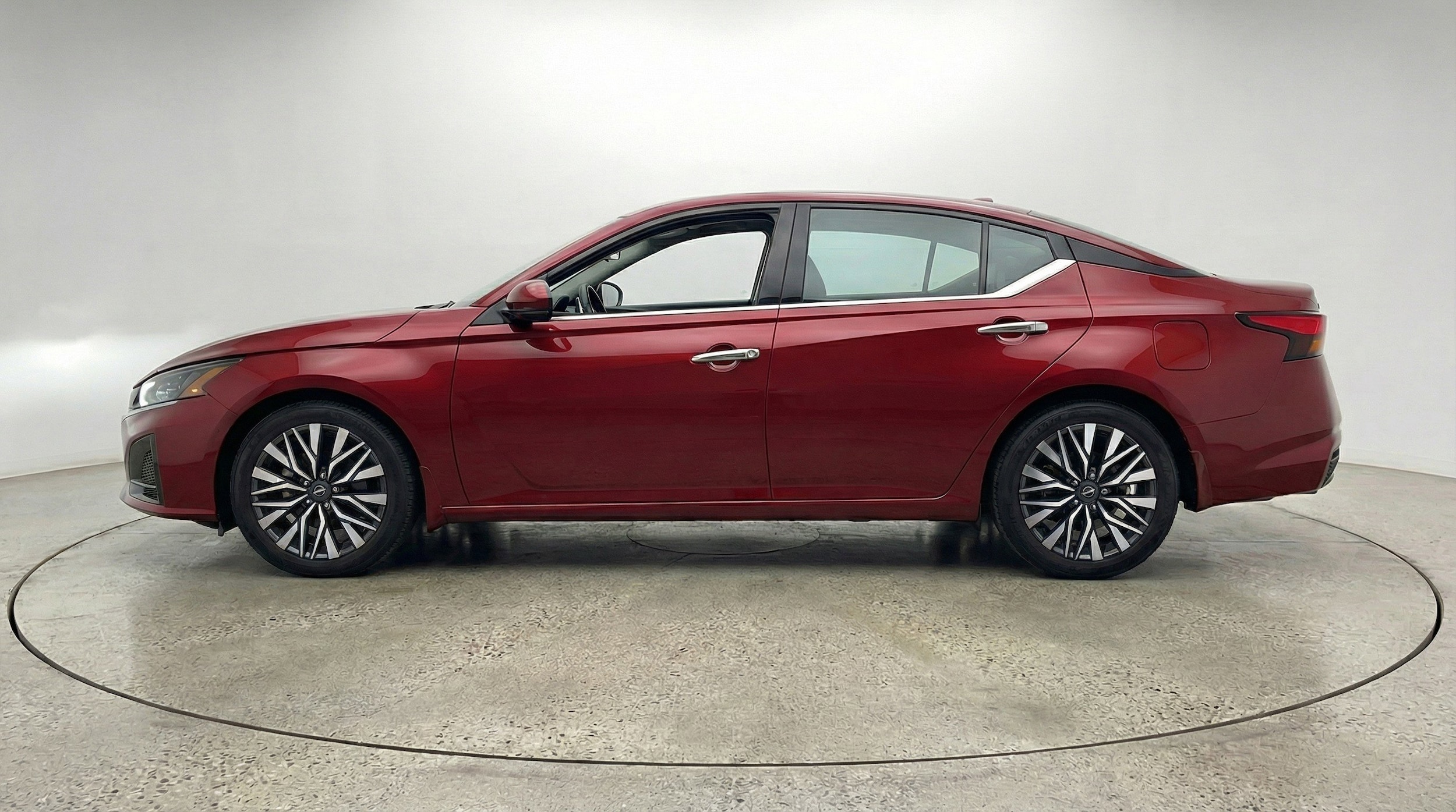 Thumbnail: 2025 Nissan Altima - 5