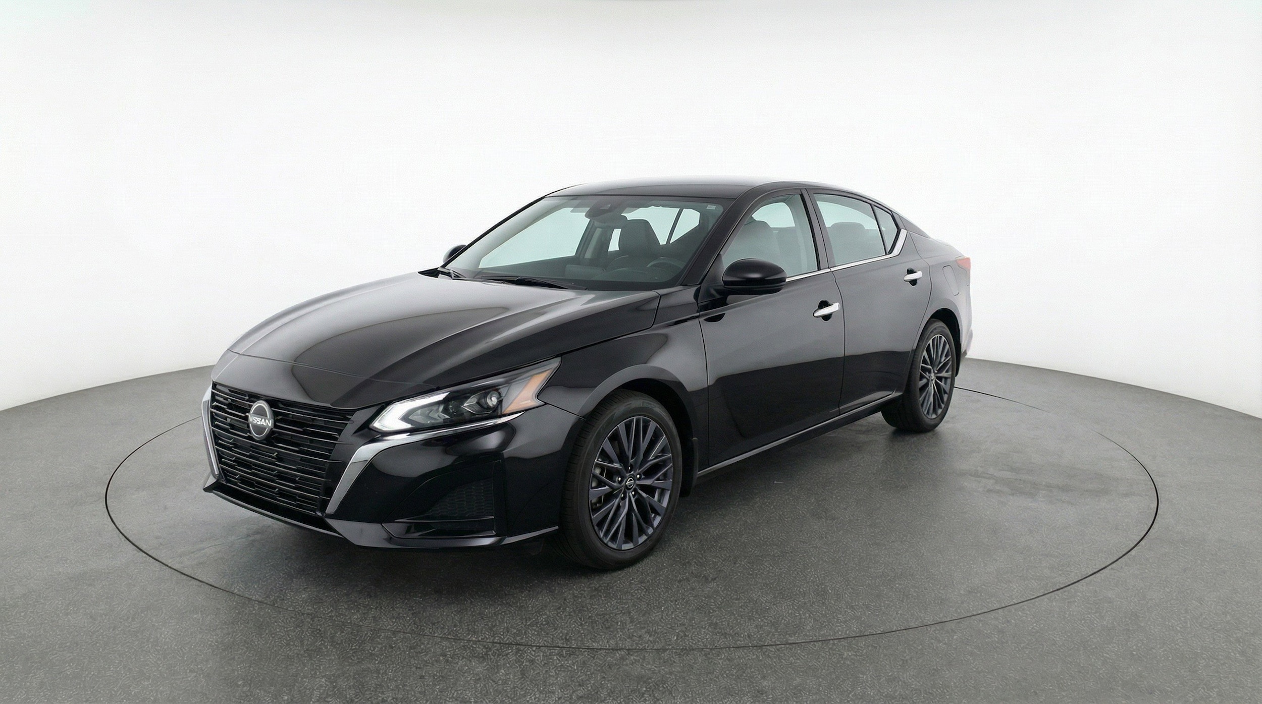 Thumbnail: 2025 Nissan Altima - 3