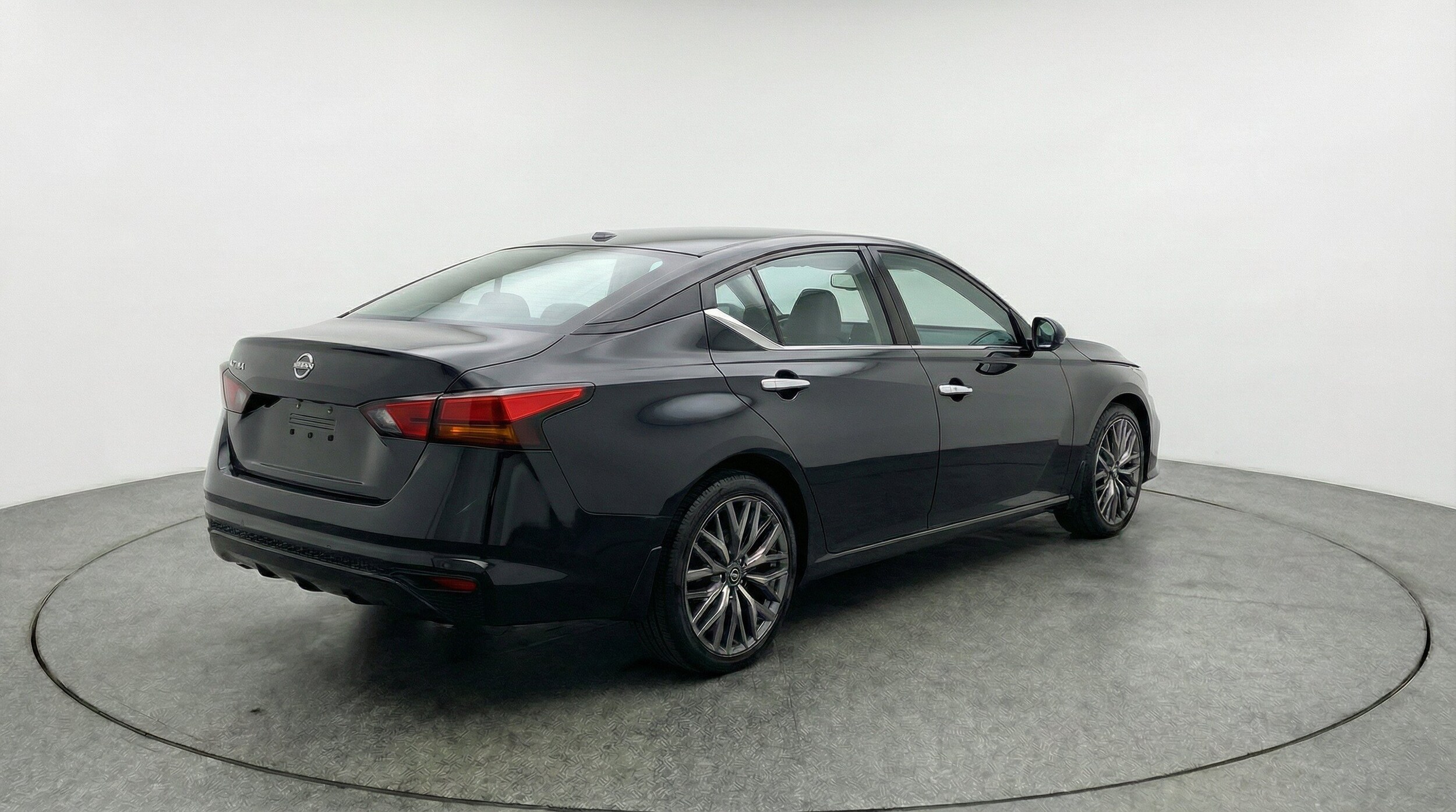 Thumbnail: 2025 Nissan Altima - 9