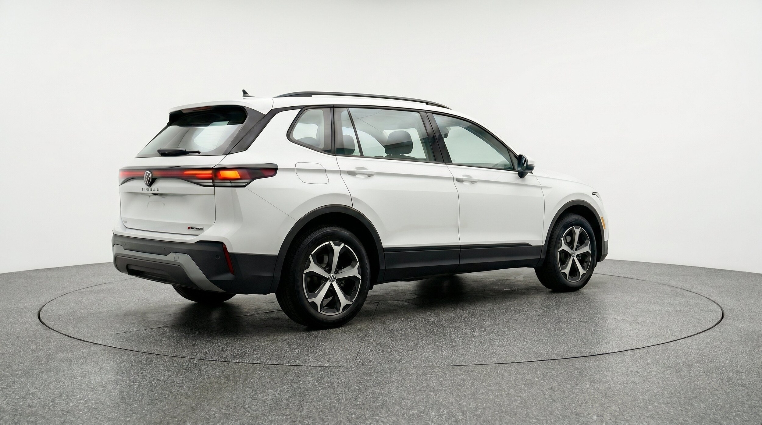 Thumbnail: 2026 Volkswagen Tiguan - 9
