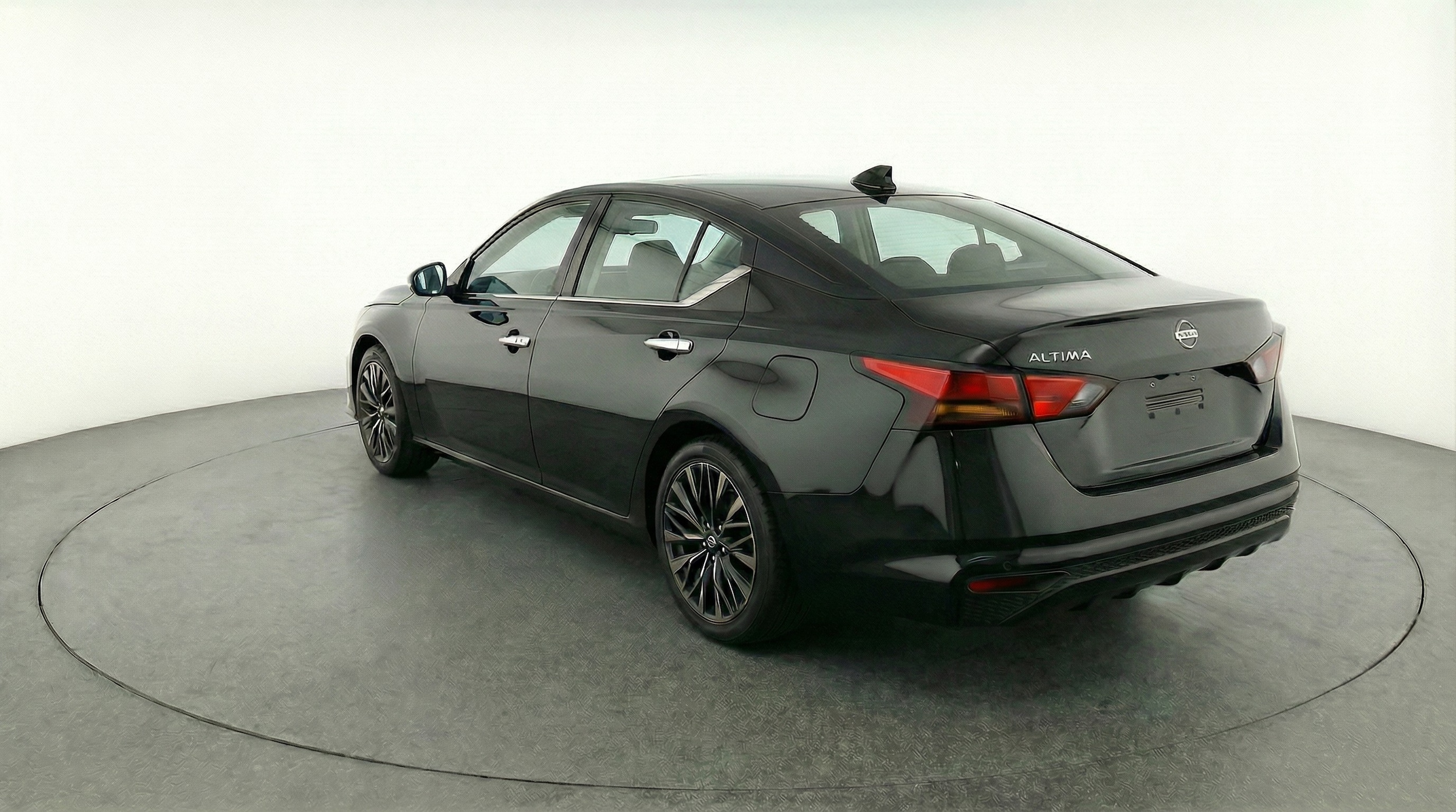 Thumbnail: 2025 Nissan Altima - 5