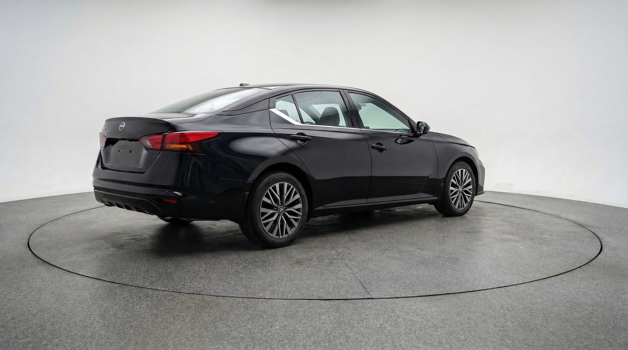 Thumbnail: 2025 Nissan Altima - 9