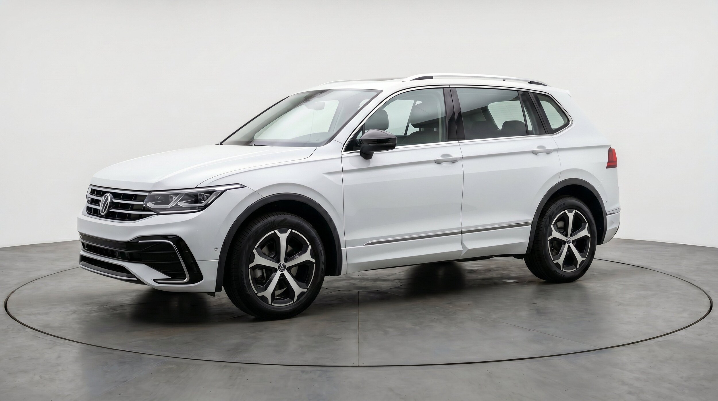Thumbnail: 2026 Volkswagen Tiguan - 3