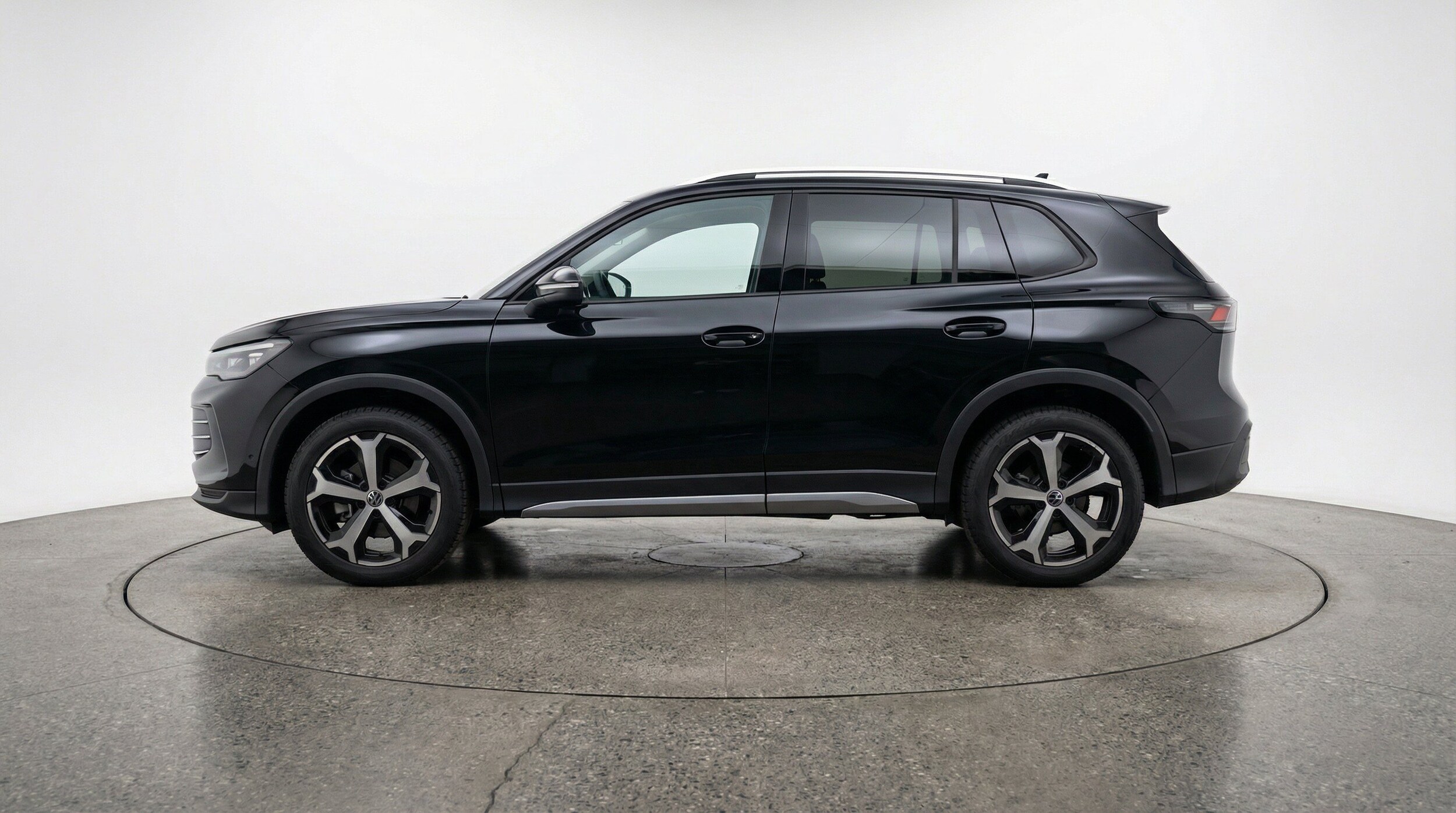 Thumbnail: 2026 Volkswagen Tiguan - 5