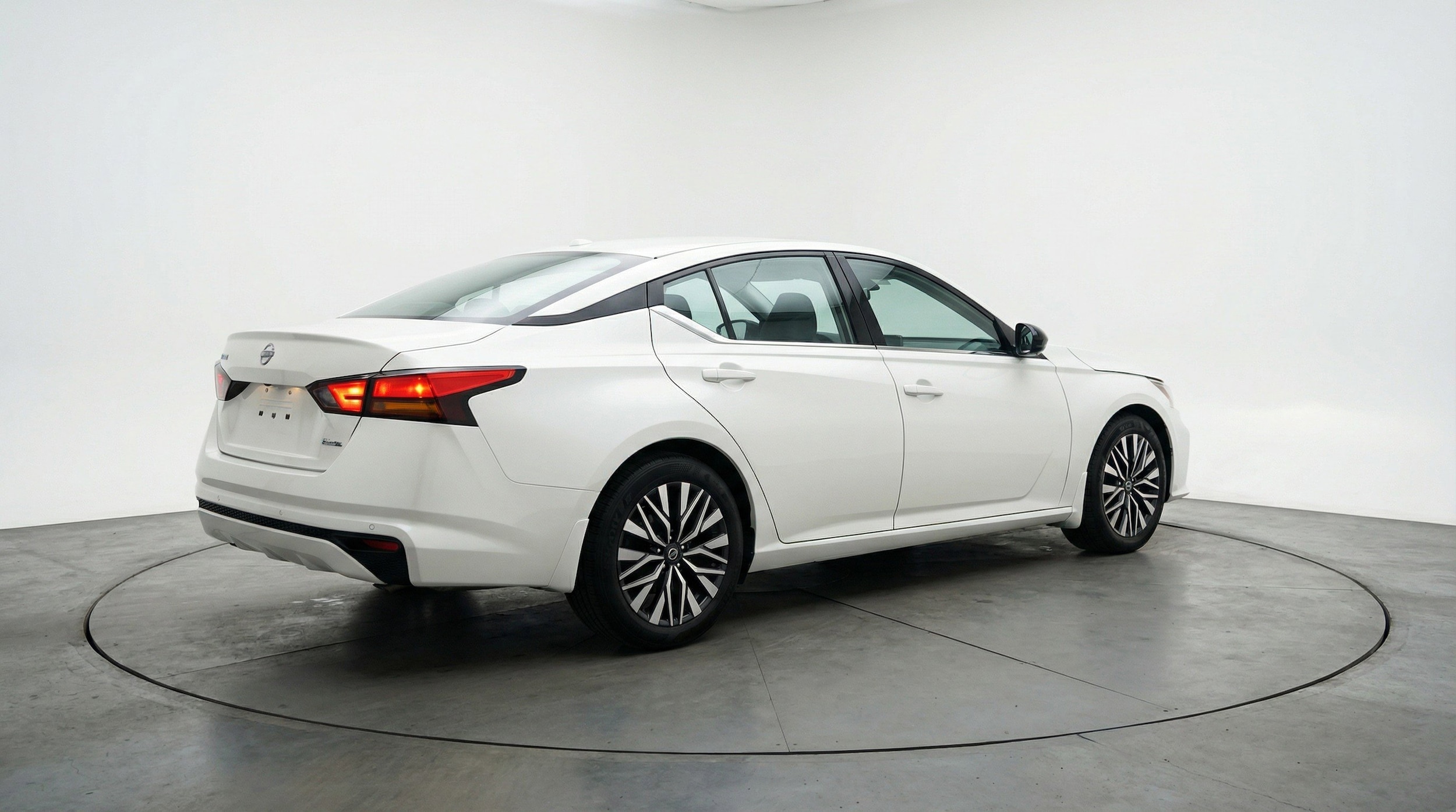 Thumbnail: 2025 Nissan Altima - 9