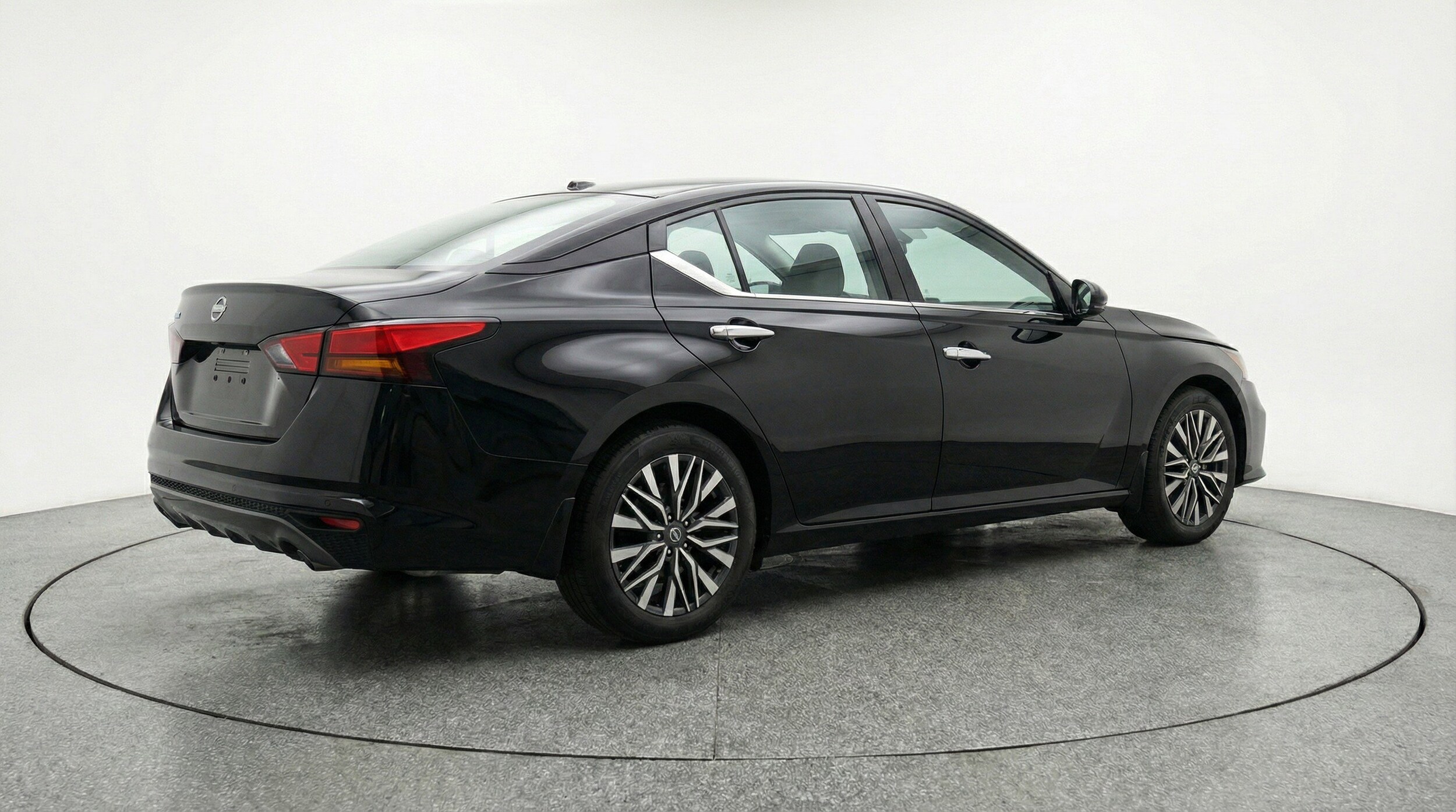 Thumbnail: 2025 Nissan Altima - 9