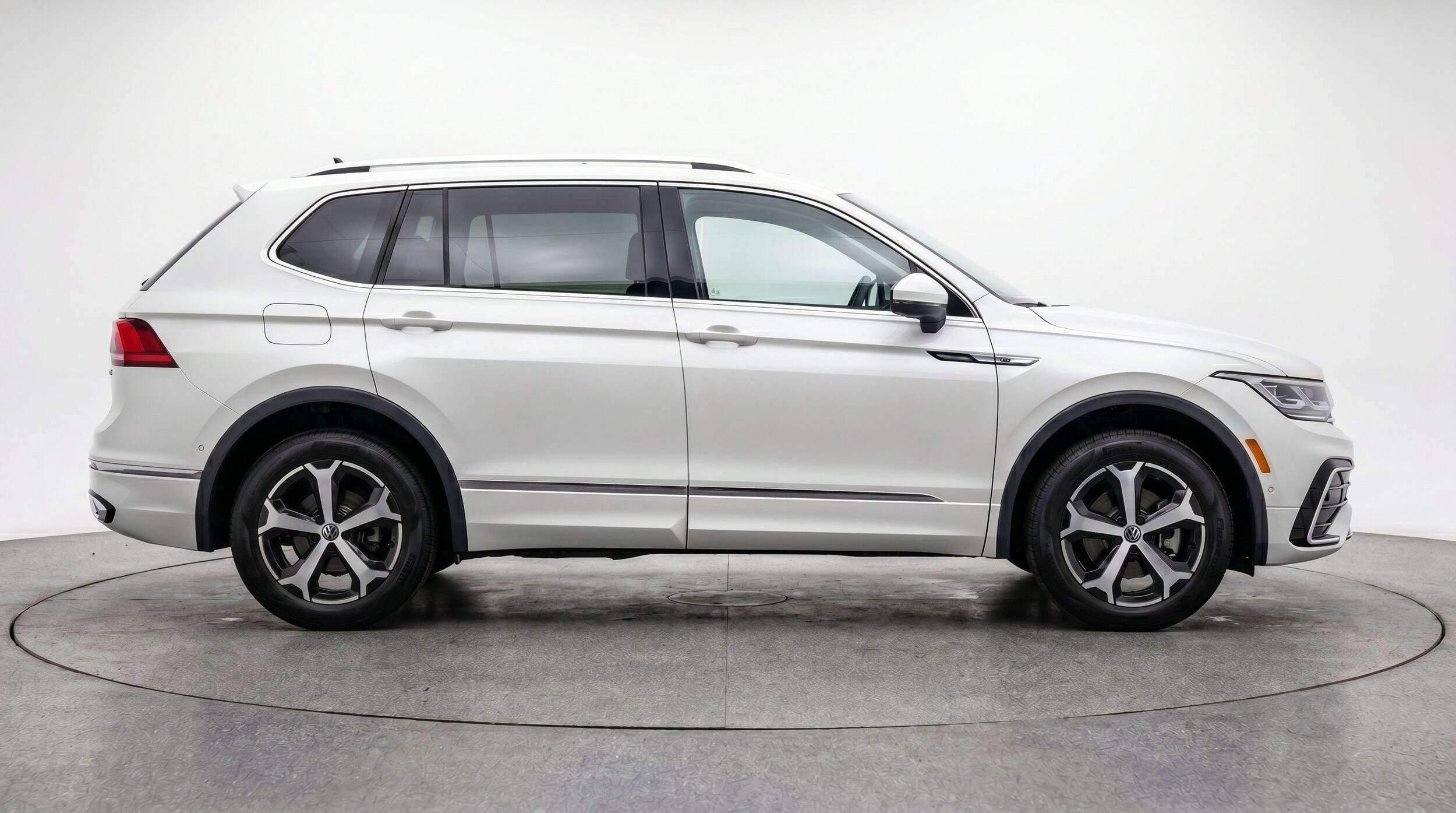 Thumbnail: 2026 Volkswagen Tiguan - 11