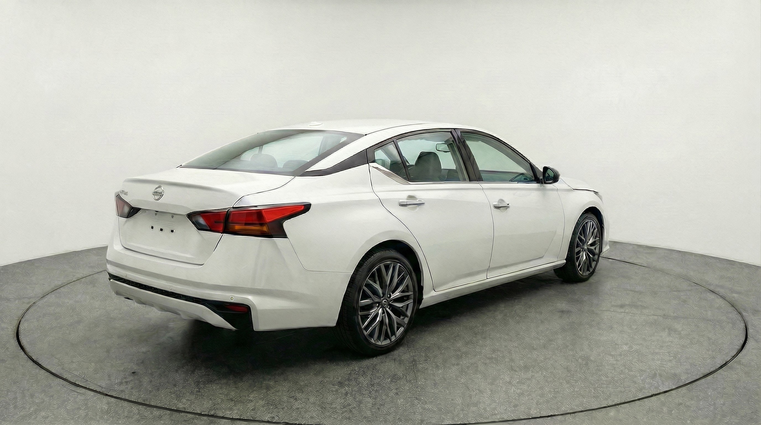 Thumbnail: 2025 Nissan Altima - 9