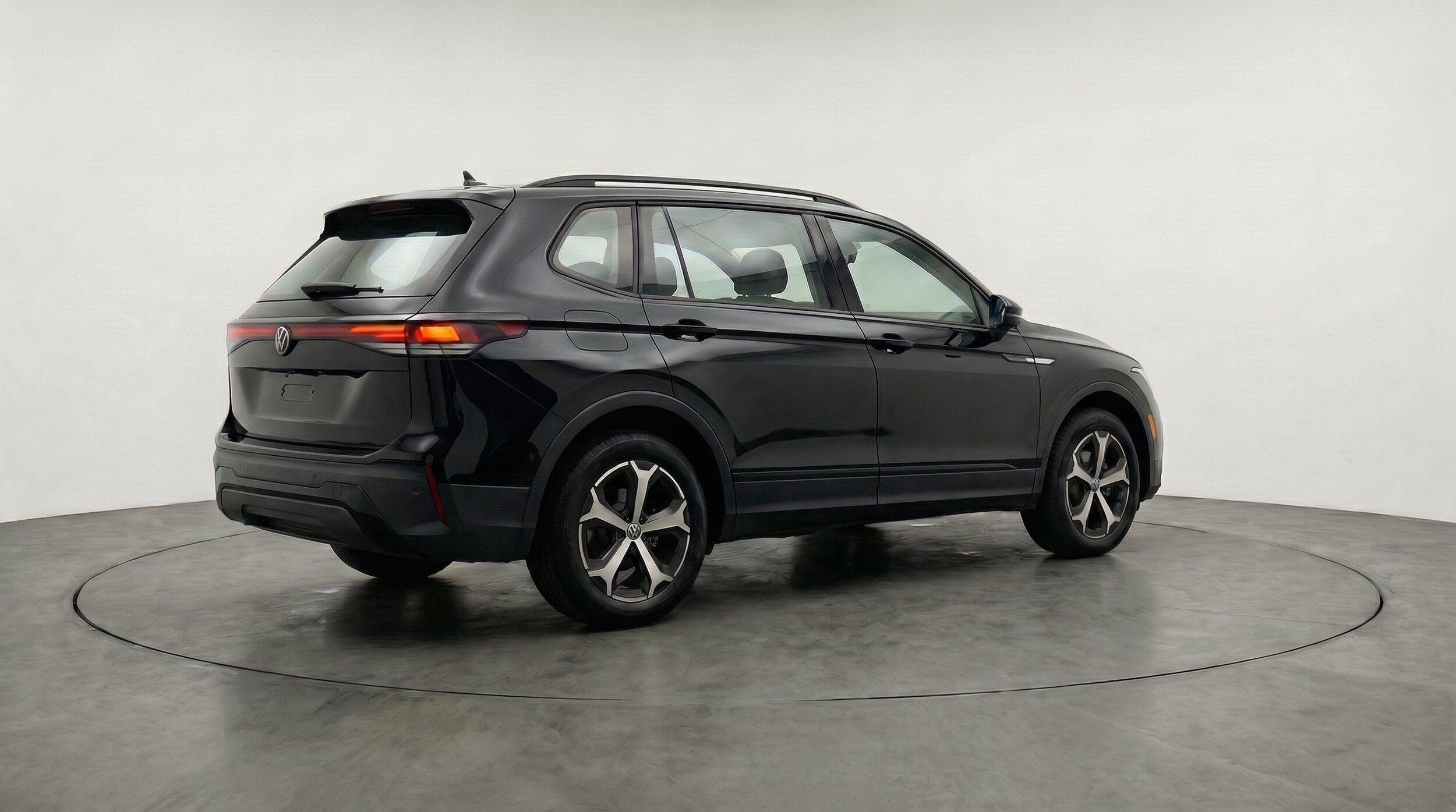 Thumbnail: 2026 Volkswagen Tiguan - 9