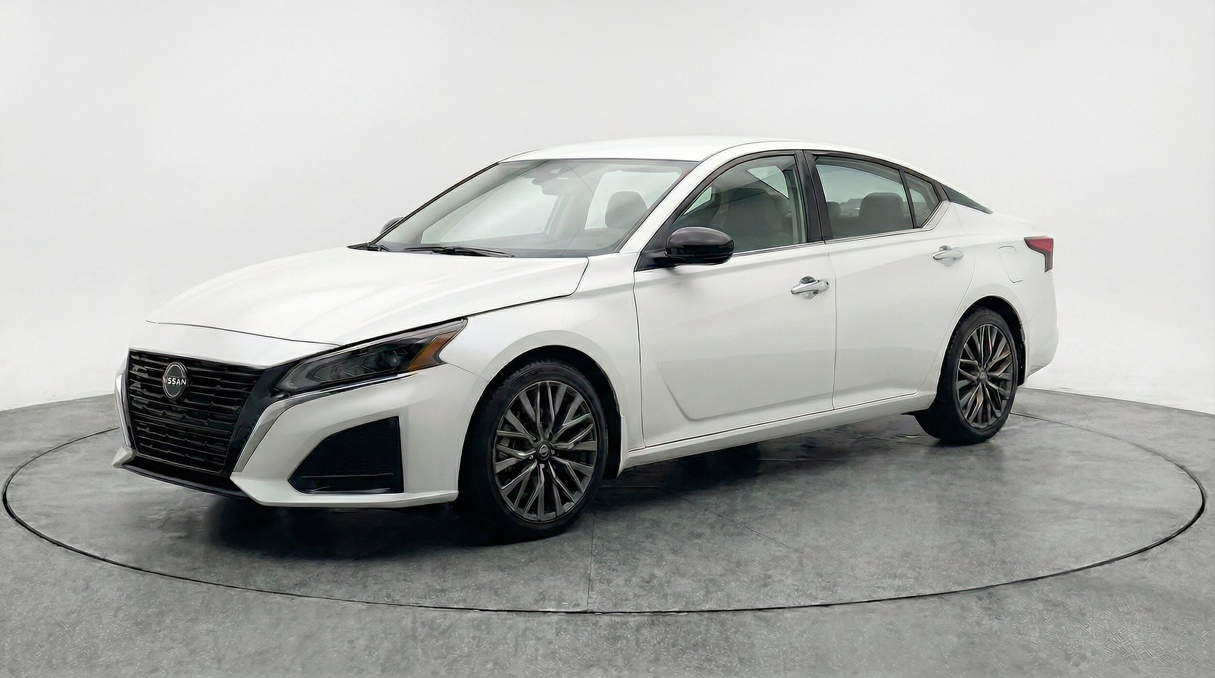 Thumbnail: 2025 Nissan Altima - 3
