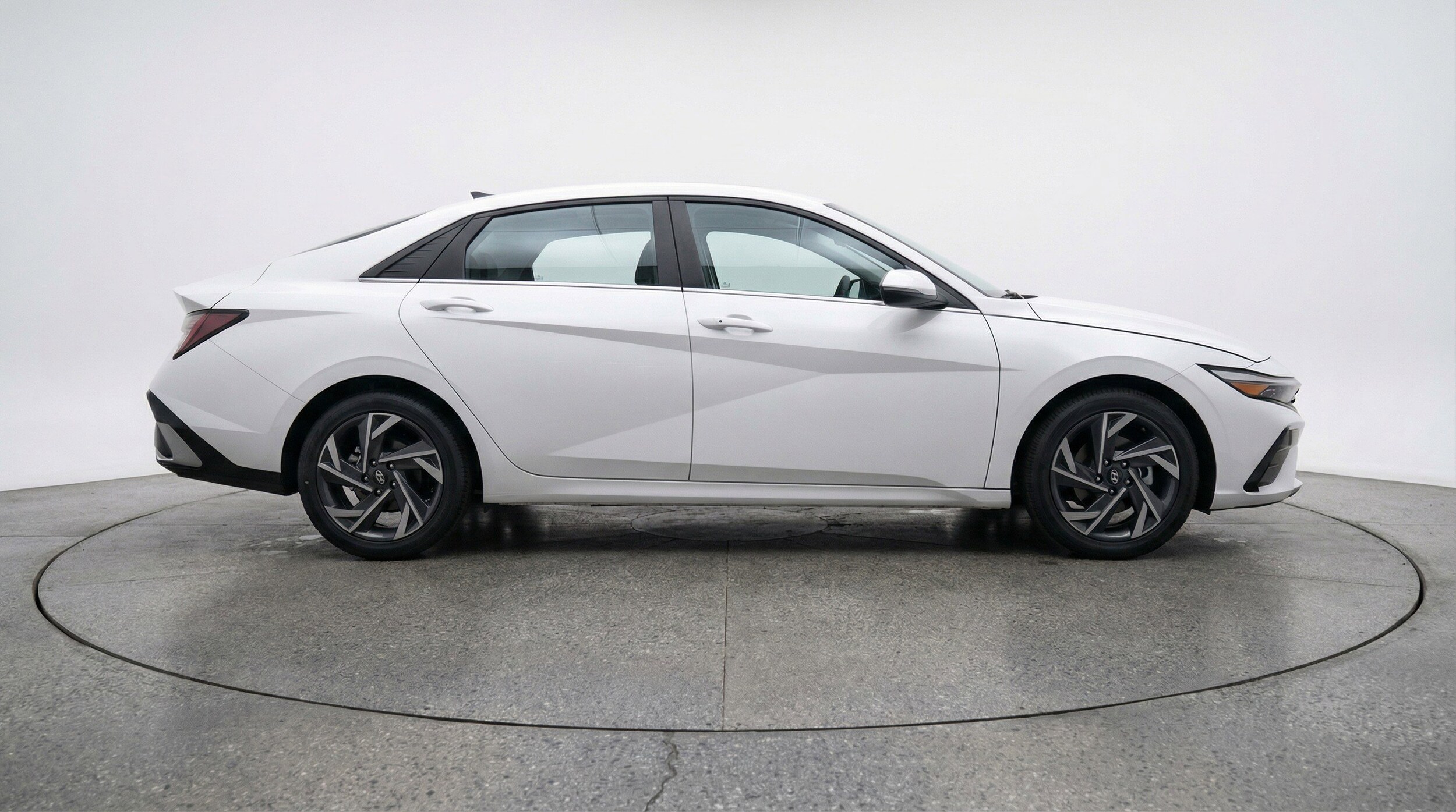 Thumbnail: 2025 Hyundai Elantra - 11