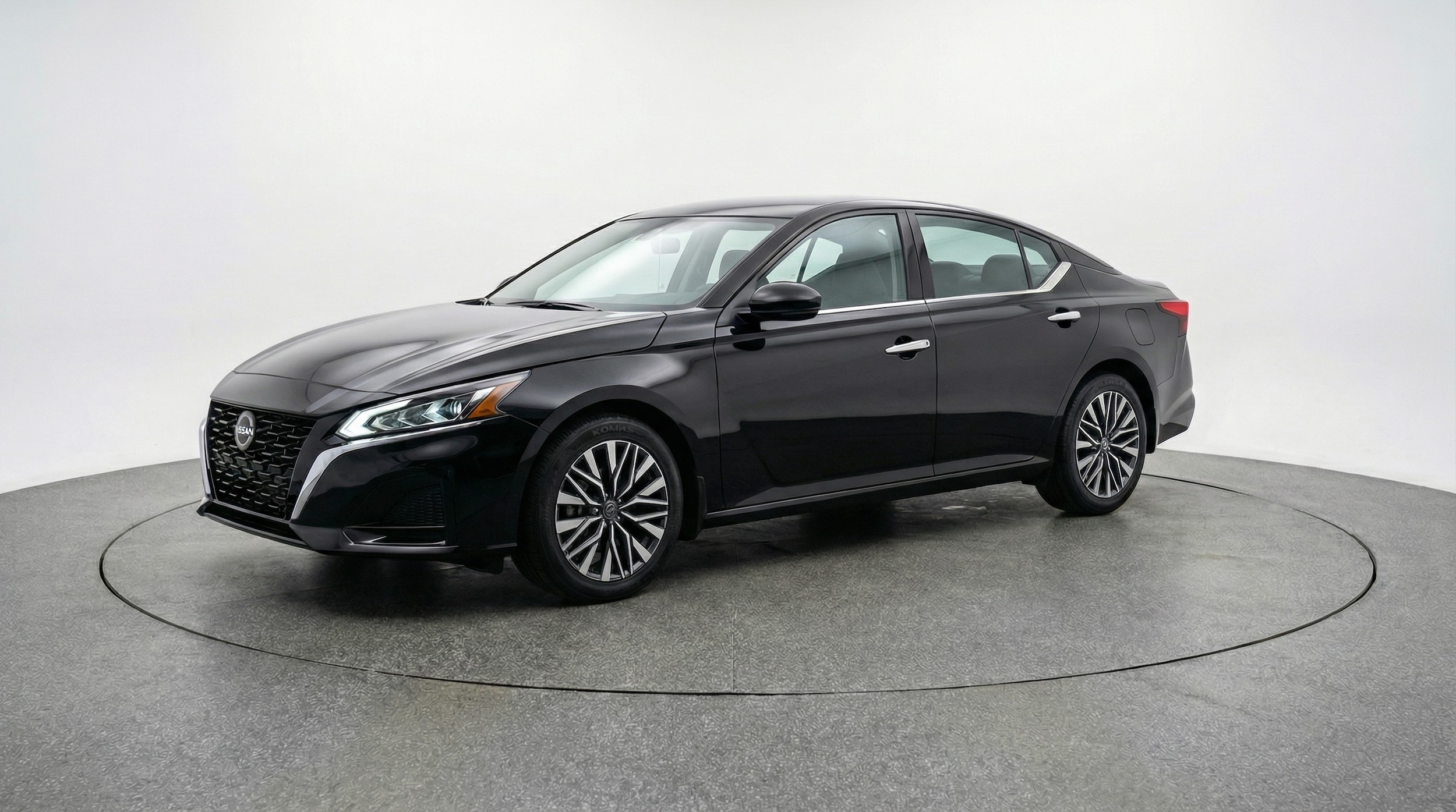 Thumbnail: 2025 Nissan Altima - 3