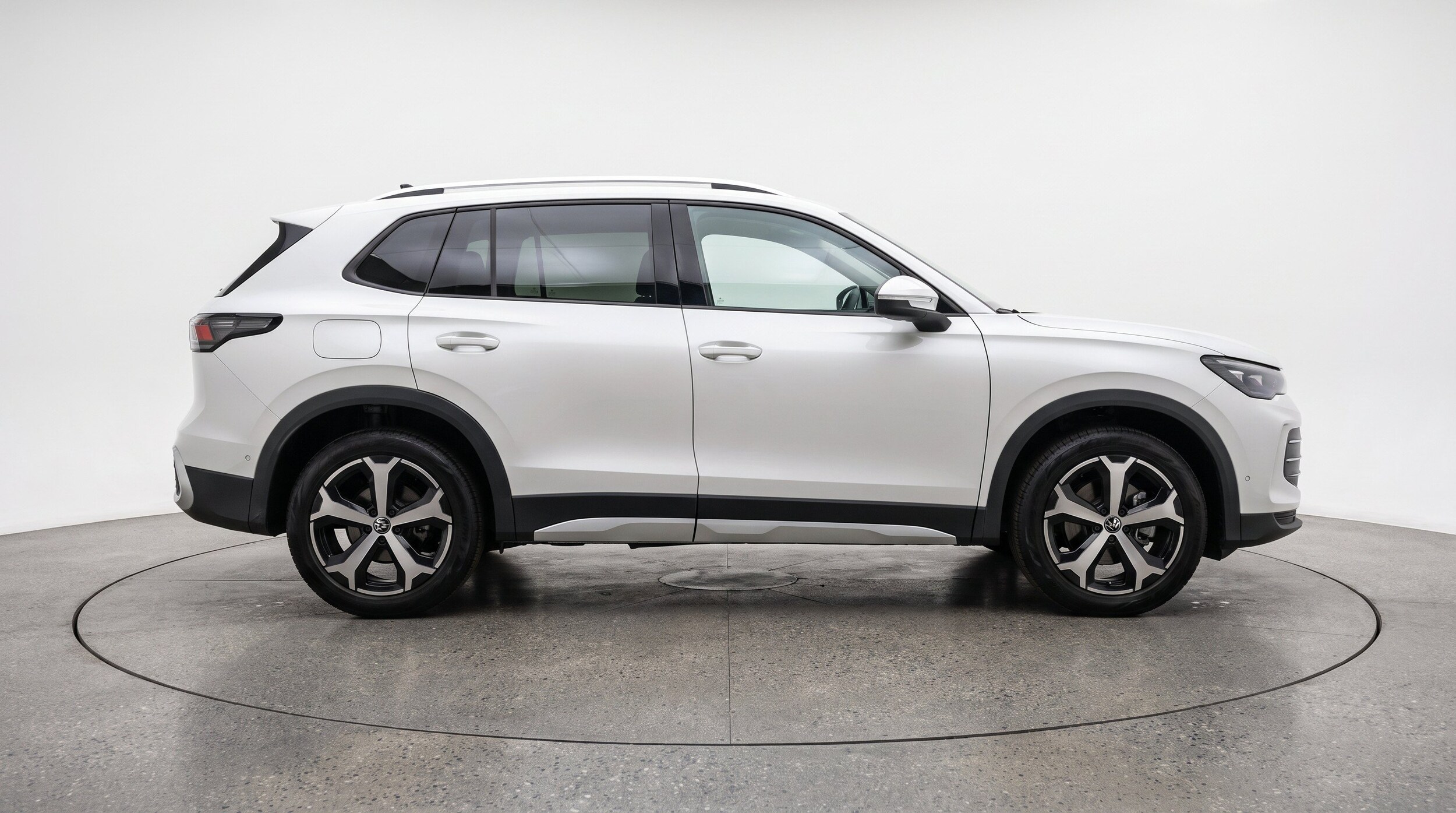 Thumbnail: 2026 Volkswagen Tiguan - 10