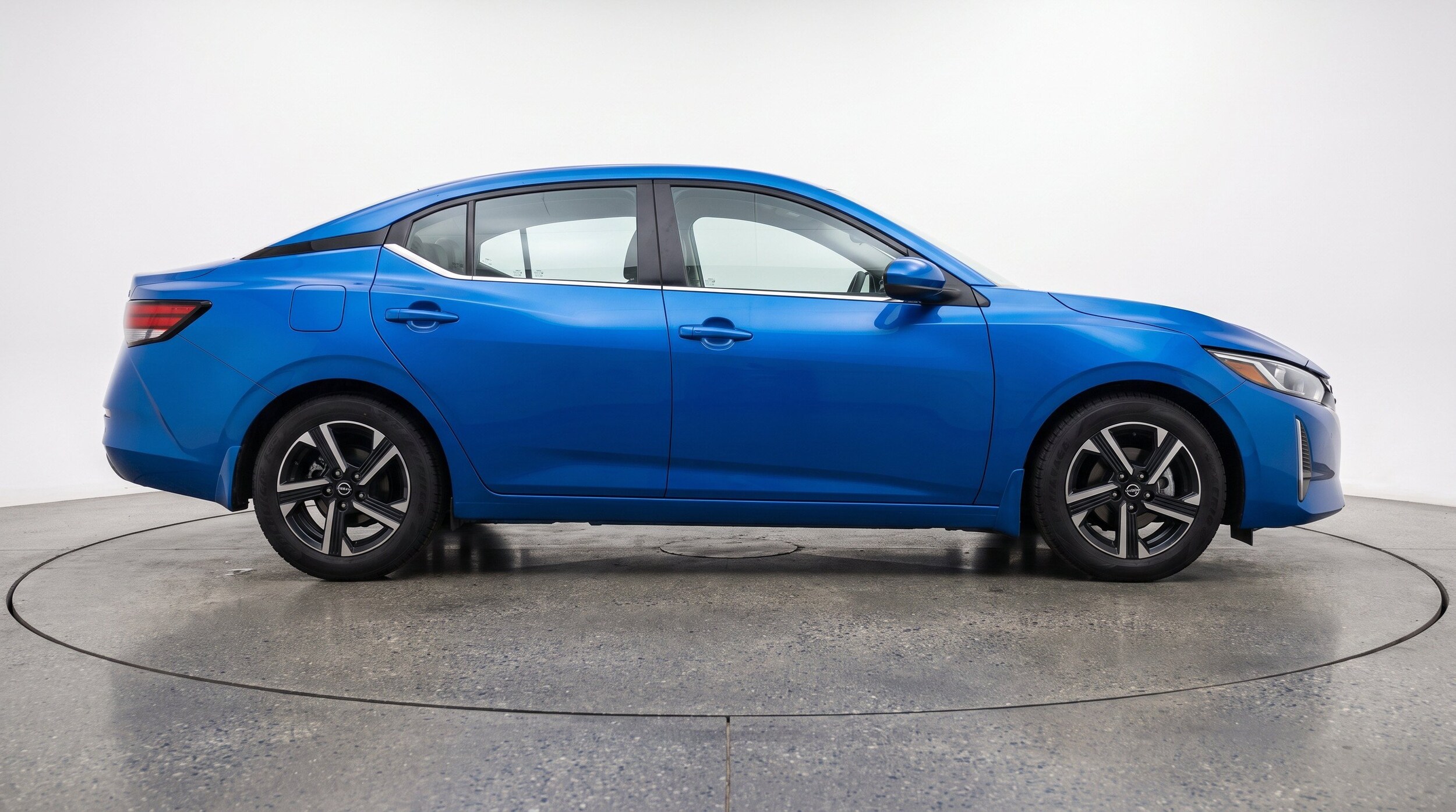 Thumbnail: 2025 Nissan Sentra - 10