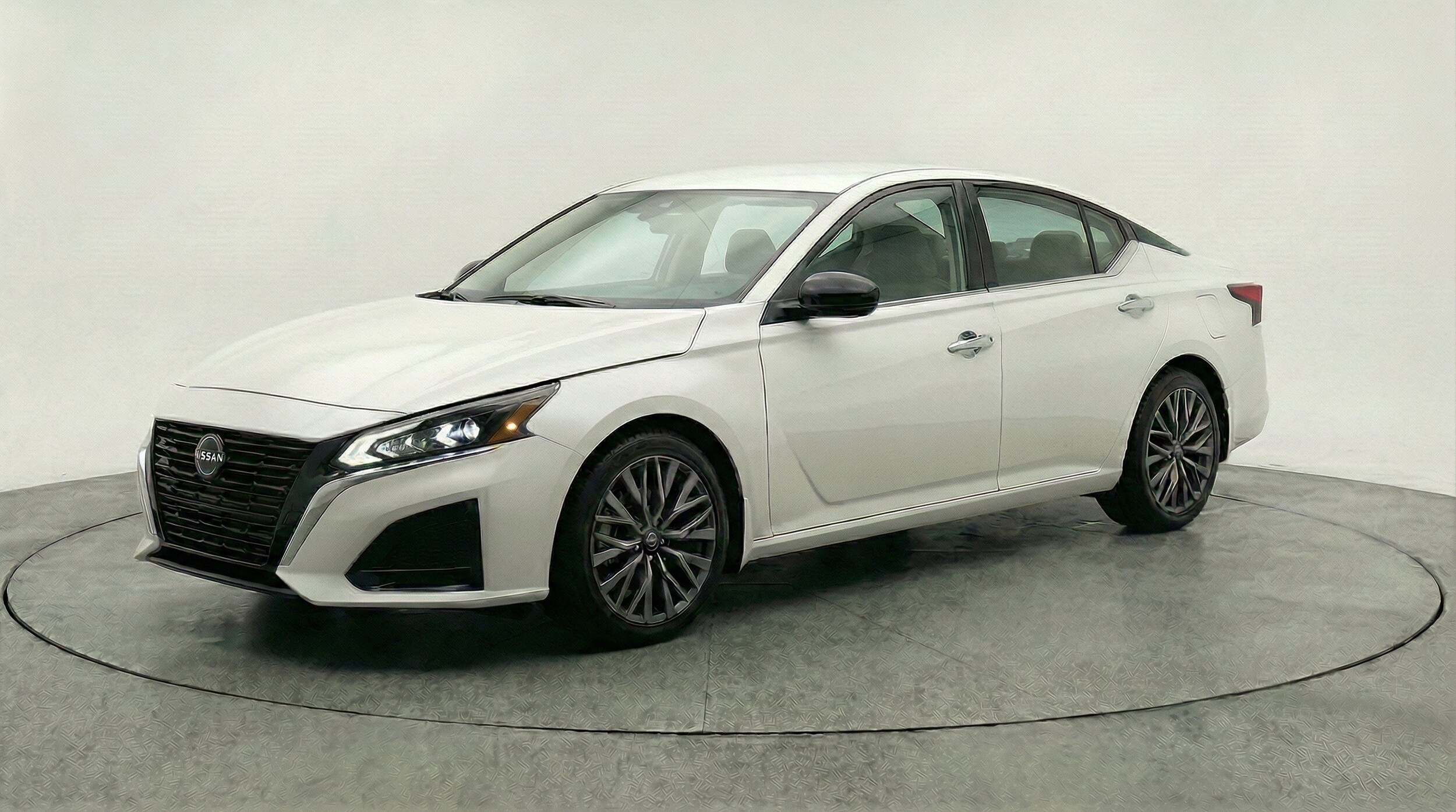 Thumbnail: 2025 Nissan Altima - 3
