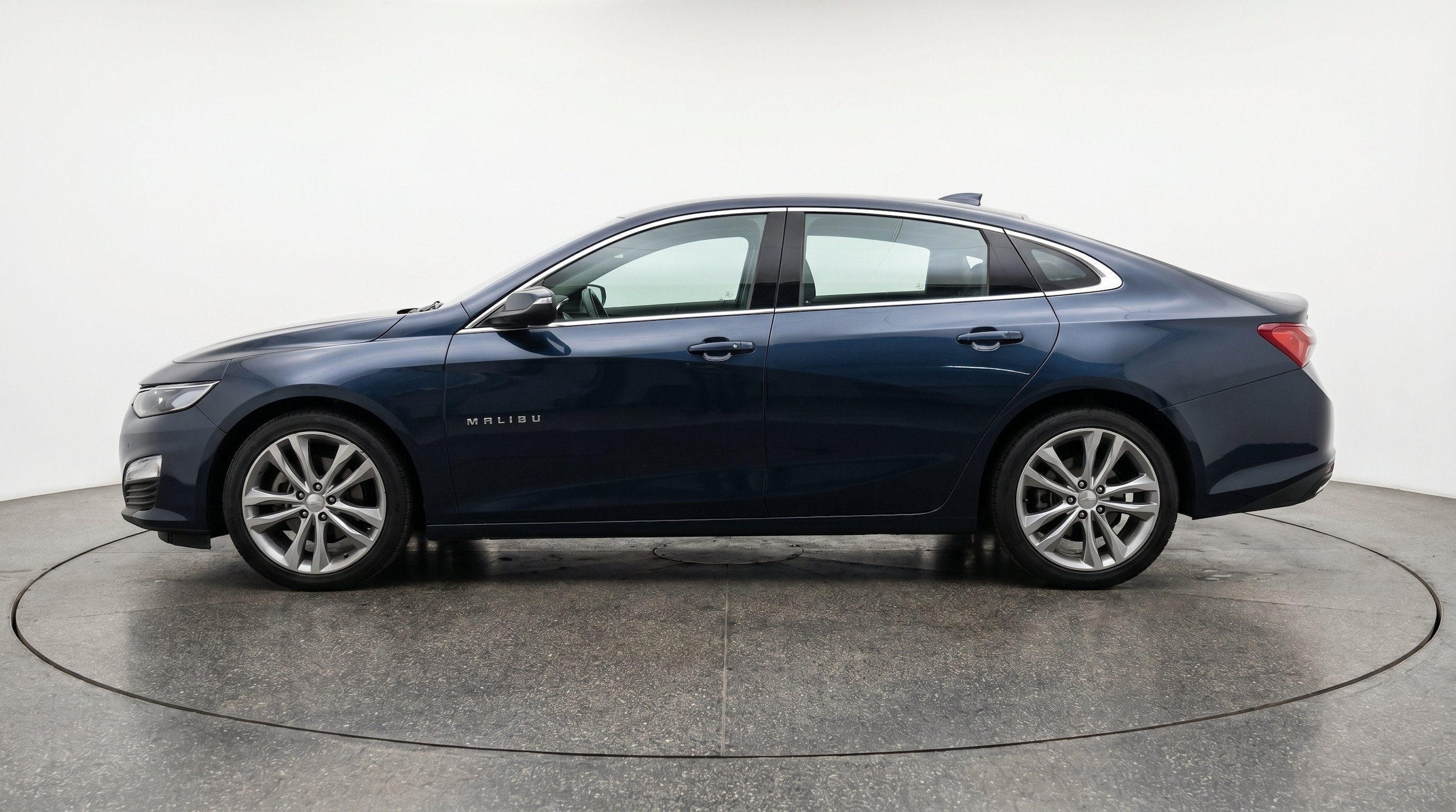 Thumbnail: 2023 Chevrolet Malibu - 5