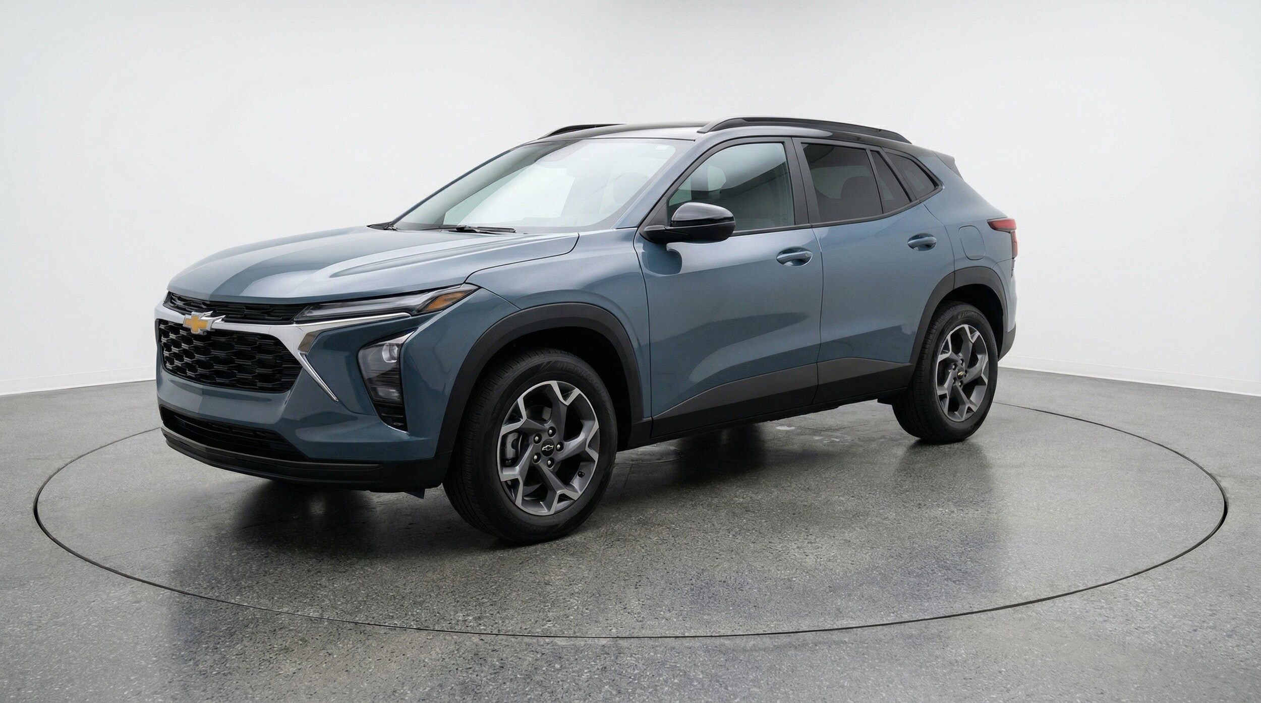 Thumbnail: 2025 Chevrolet Trax - 3