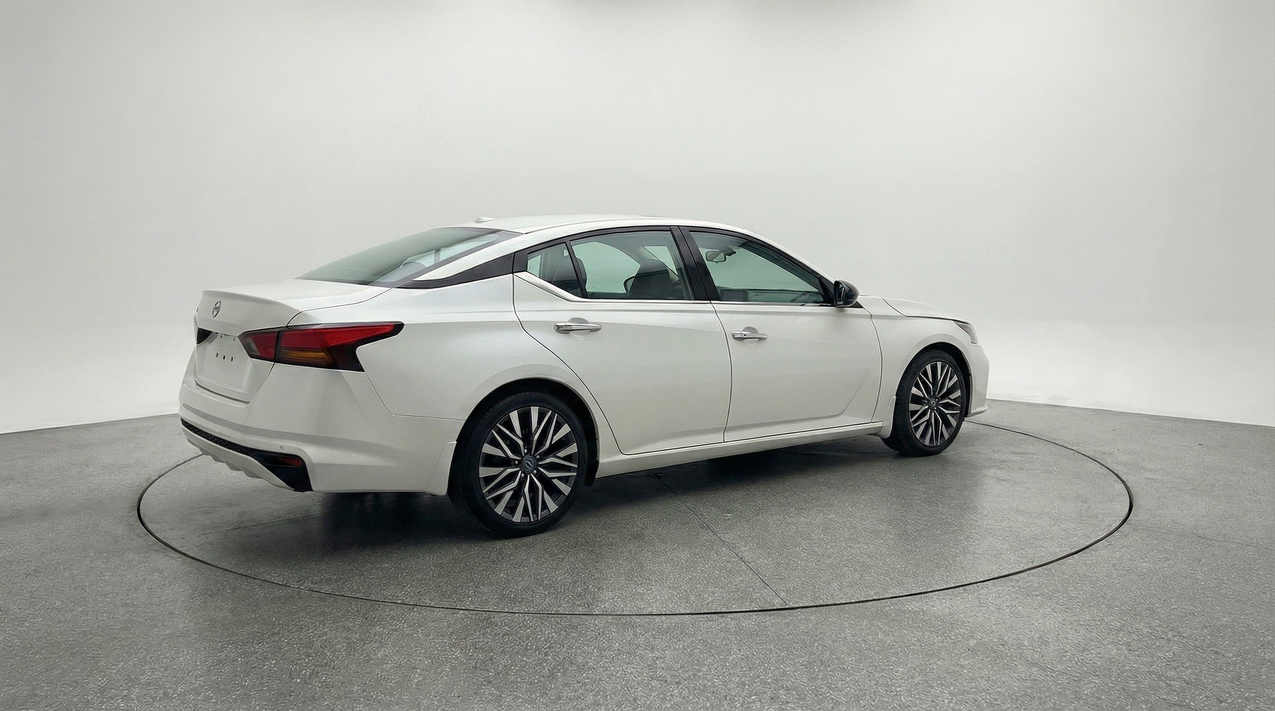 Thumbnail: 2025 Nissan Altima - 9