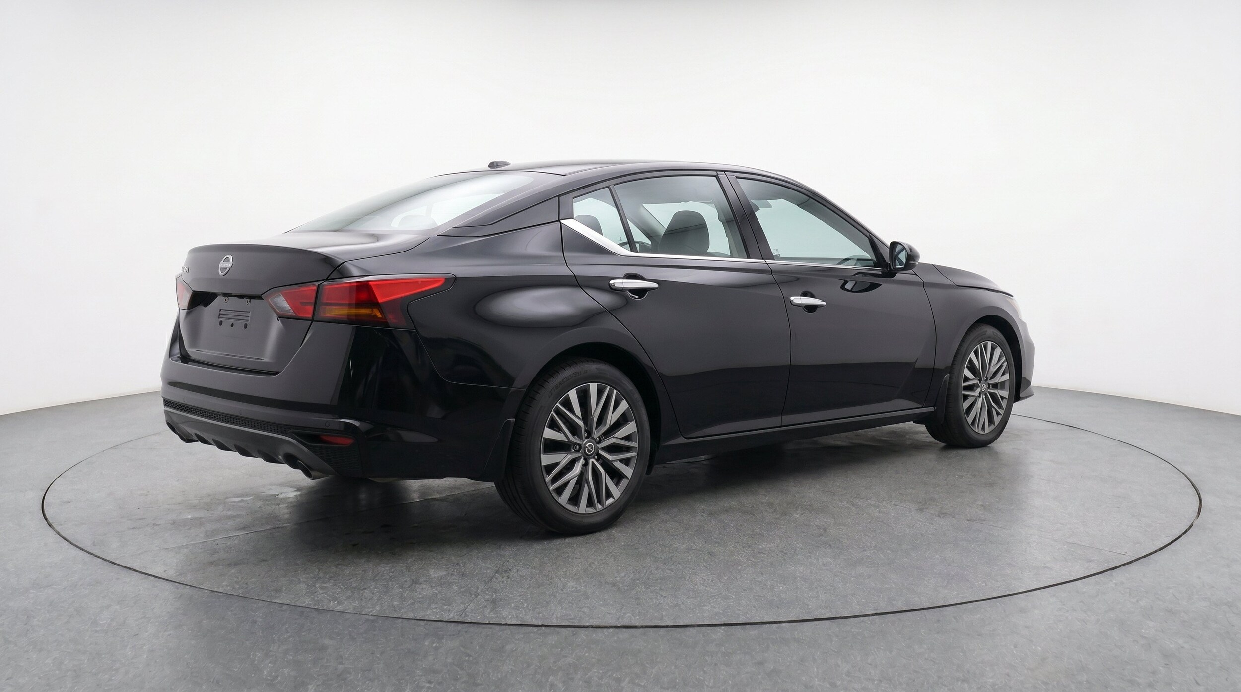 Thumbnail: 2025 Nissan Altima - 9