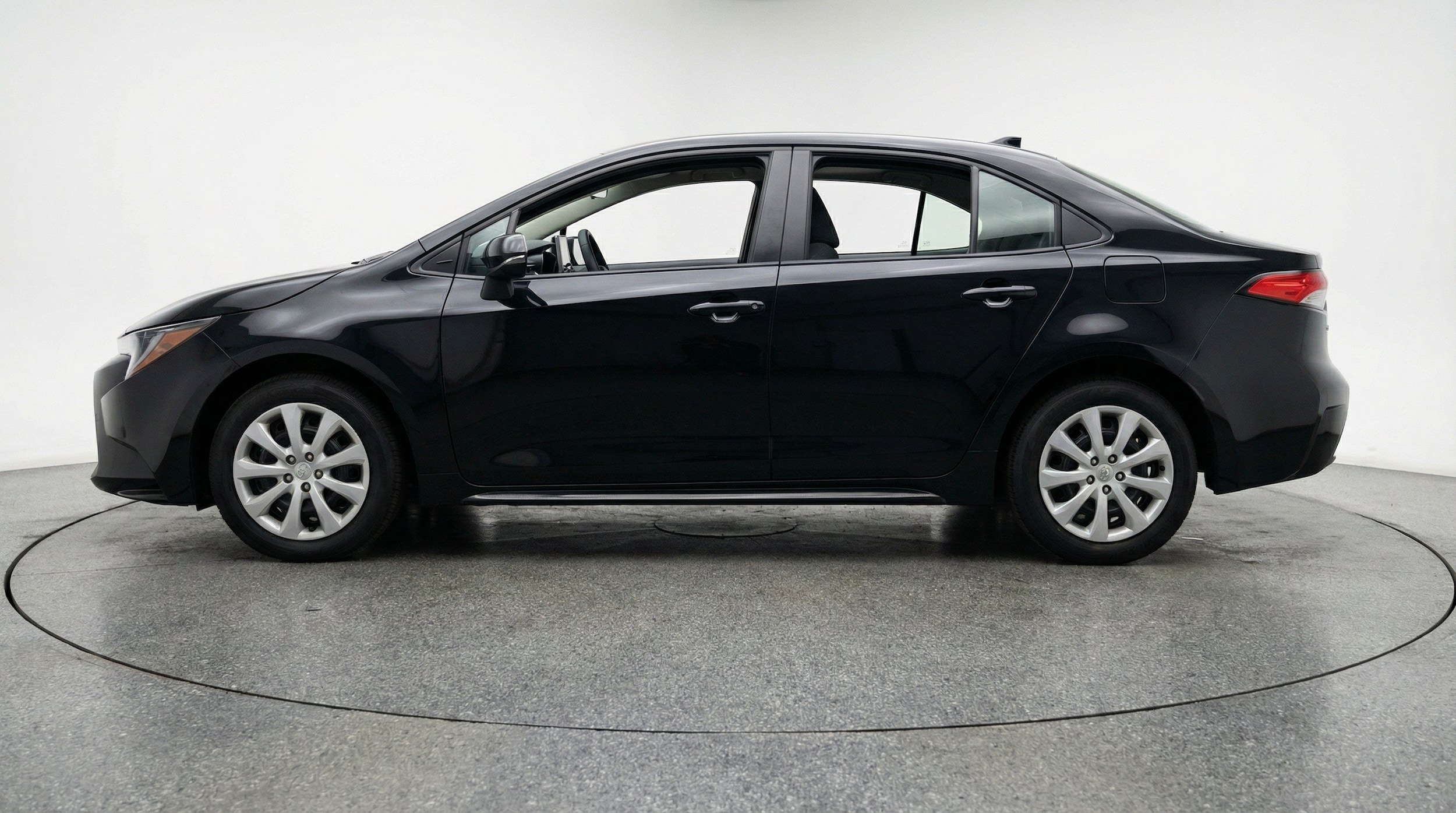 Thumbnail: 2025 Toyota Corolla - 5