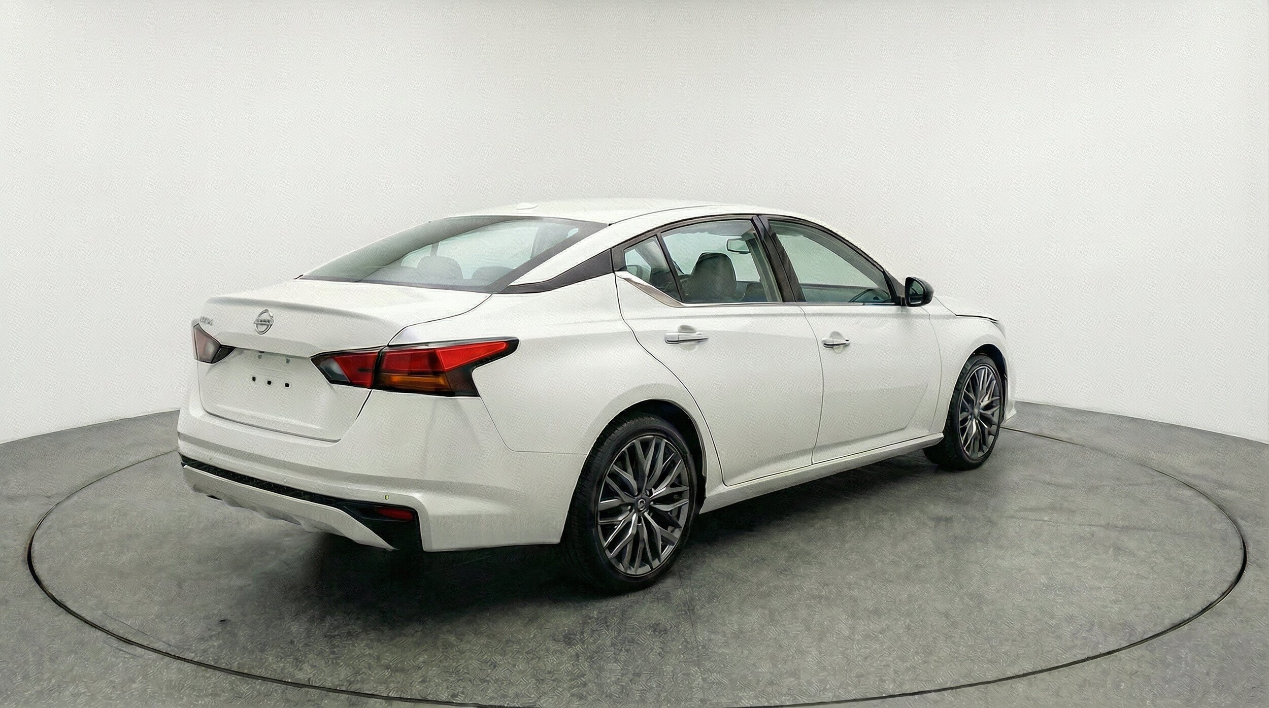 Thumbnail: 2025 Nissan Altima - 9