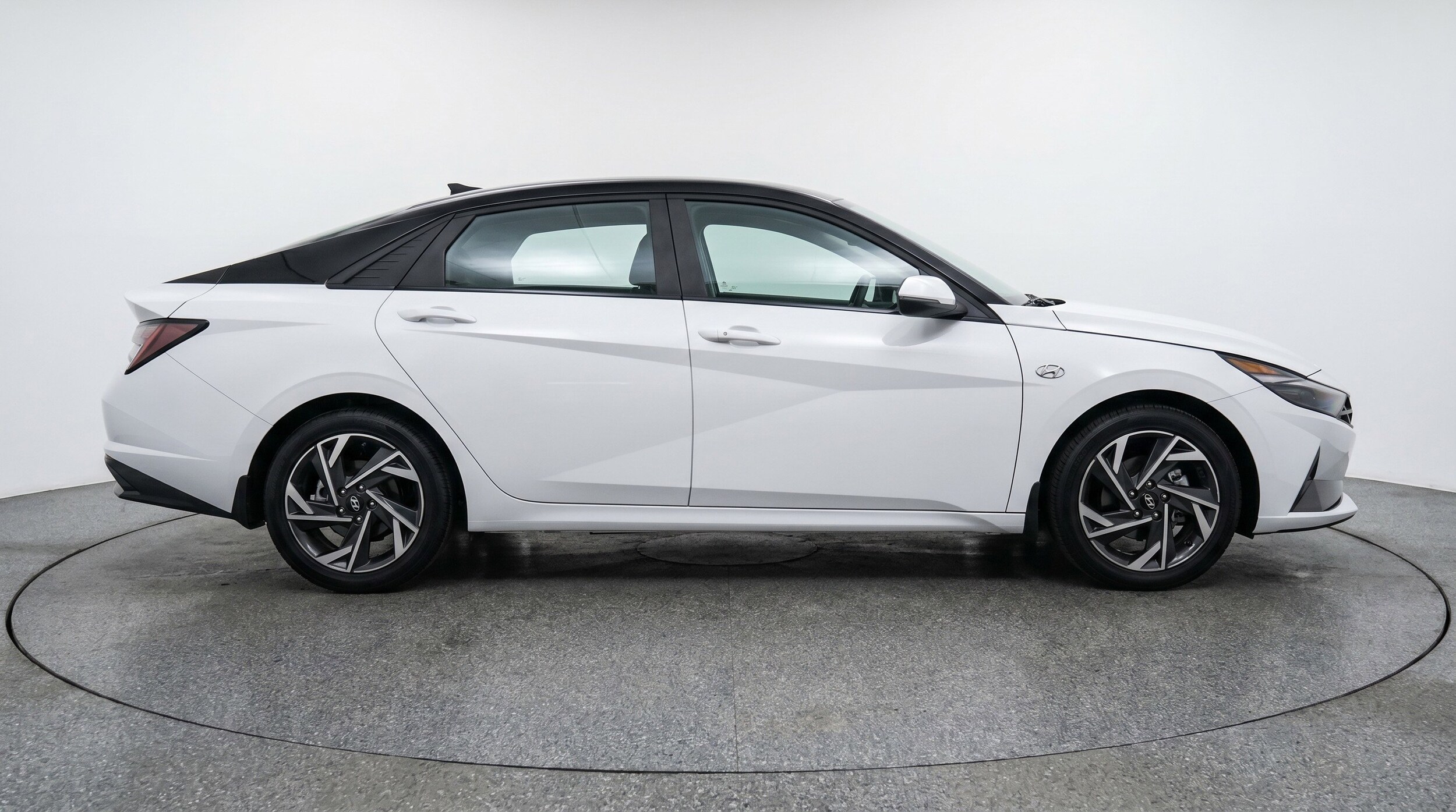 Thumbnail: 2025 Hyundai Elantra - 11