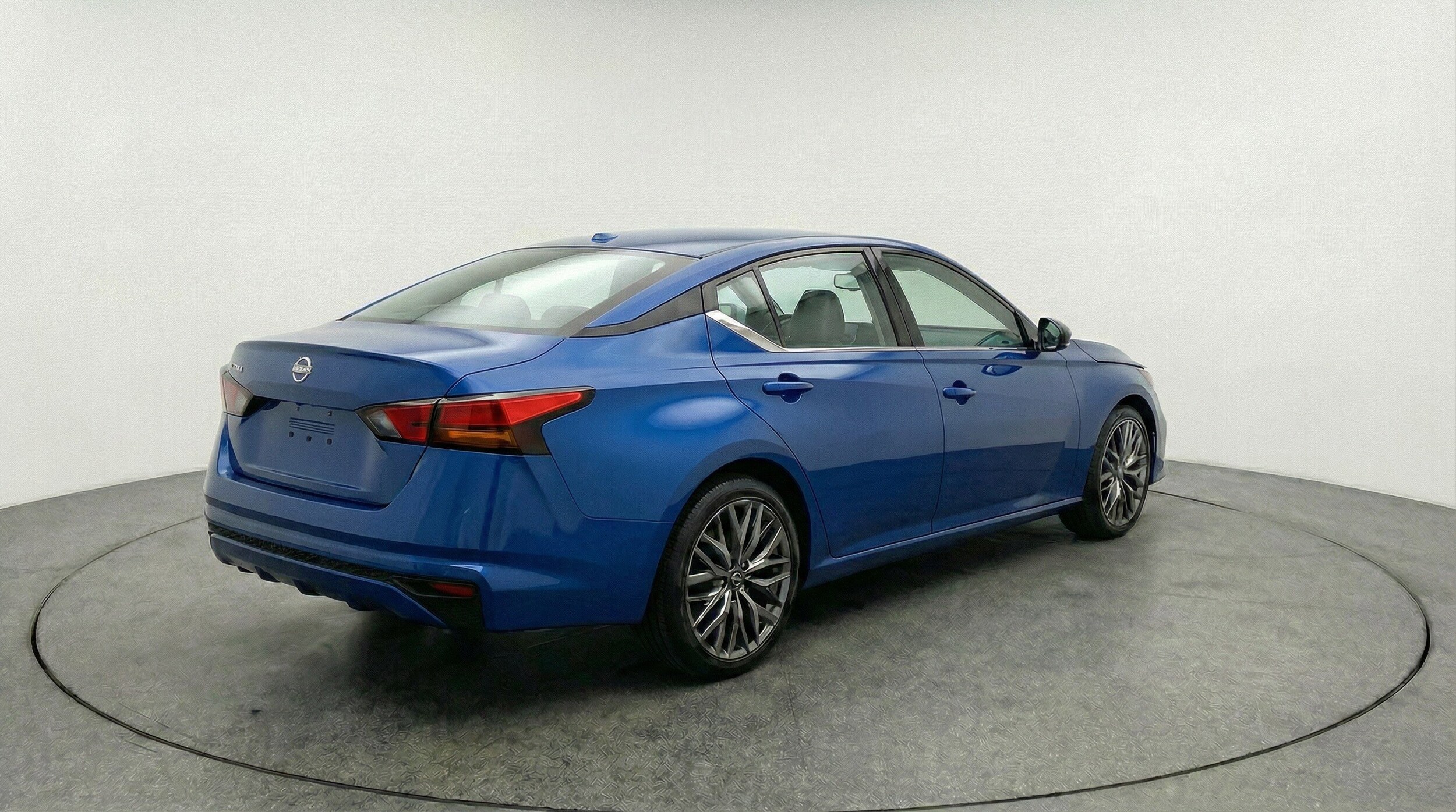 Thumbnail: 2025 Nissan Altima - 9